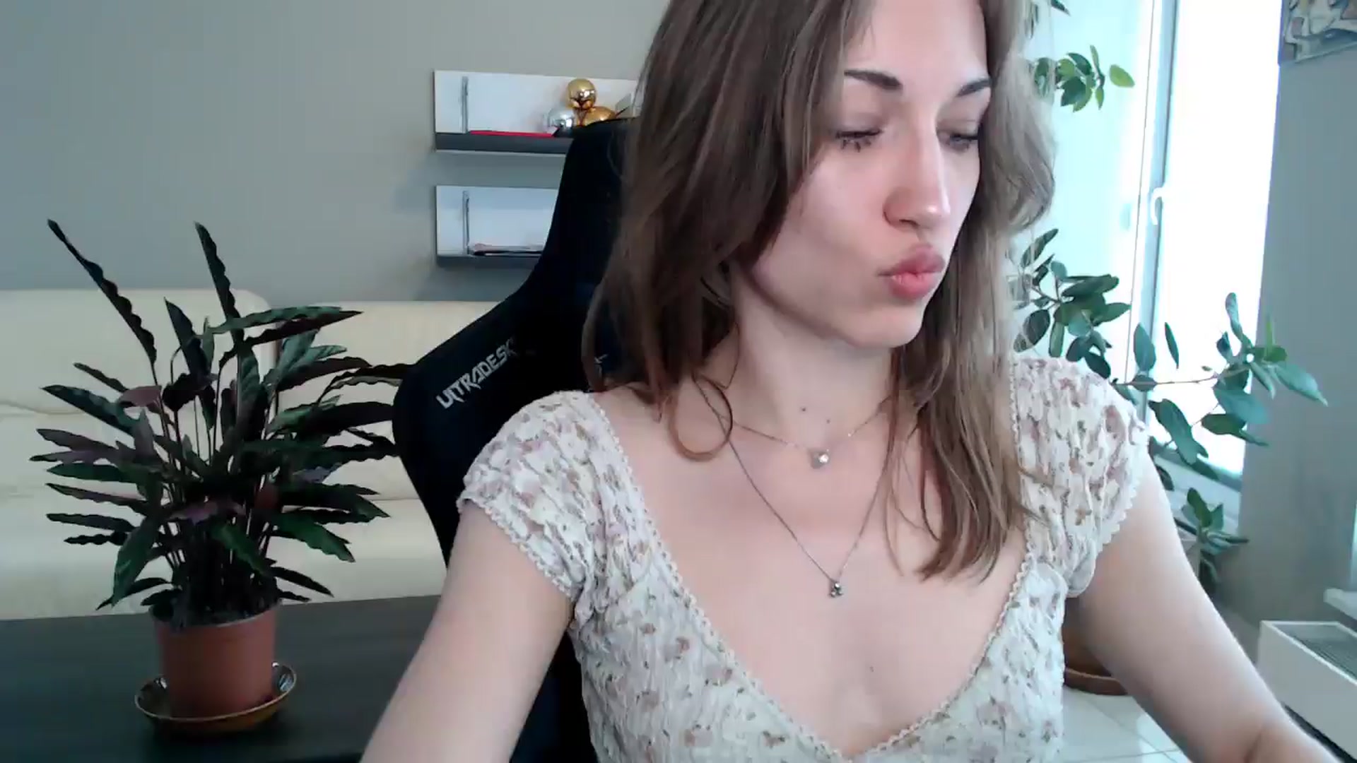 Gallery image thumbnail from GalaxyAnisia's myfreecams stream on, 05/06/2025, 14:52 image 1 of 20
