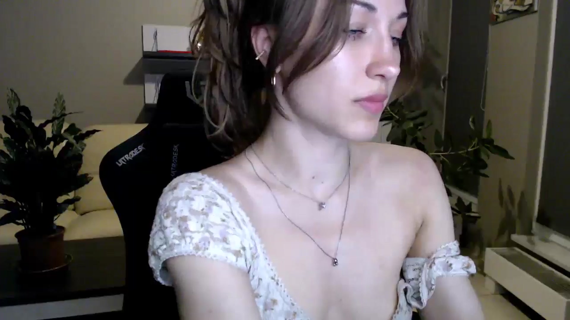 Gallery image thumbnail from GalaxyAnisia's myfreecams stream on, 05/10/2025, 23:10 image 8 of 20
