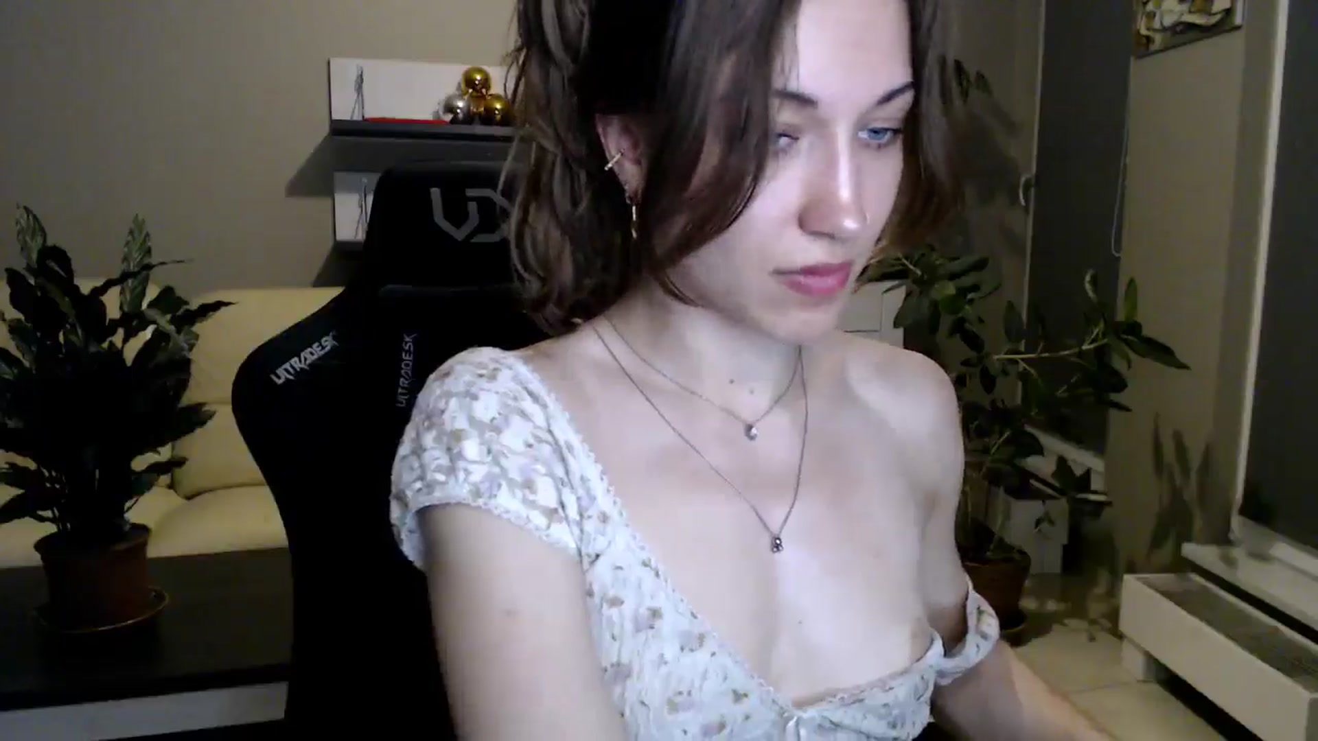 Gallery image thumbnail from GalaxyAnisia's myfreecams stream on, 05/10/2025, 23:10 image 9 of 20