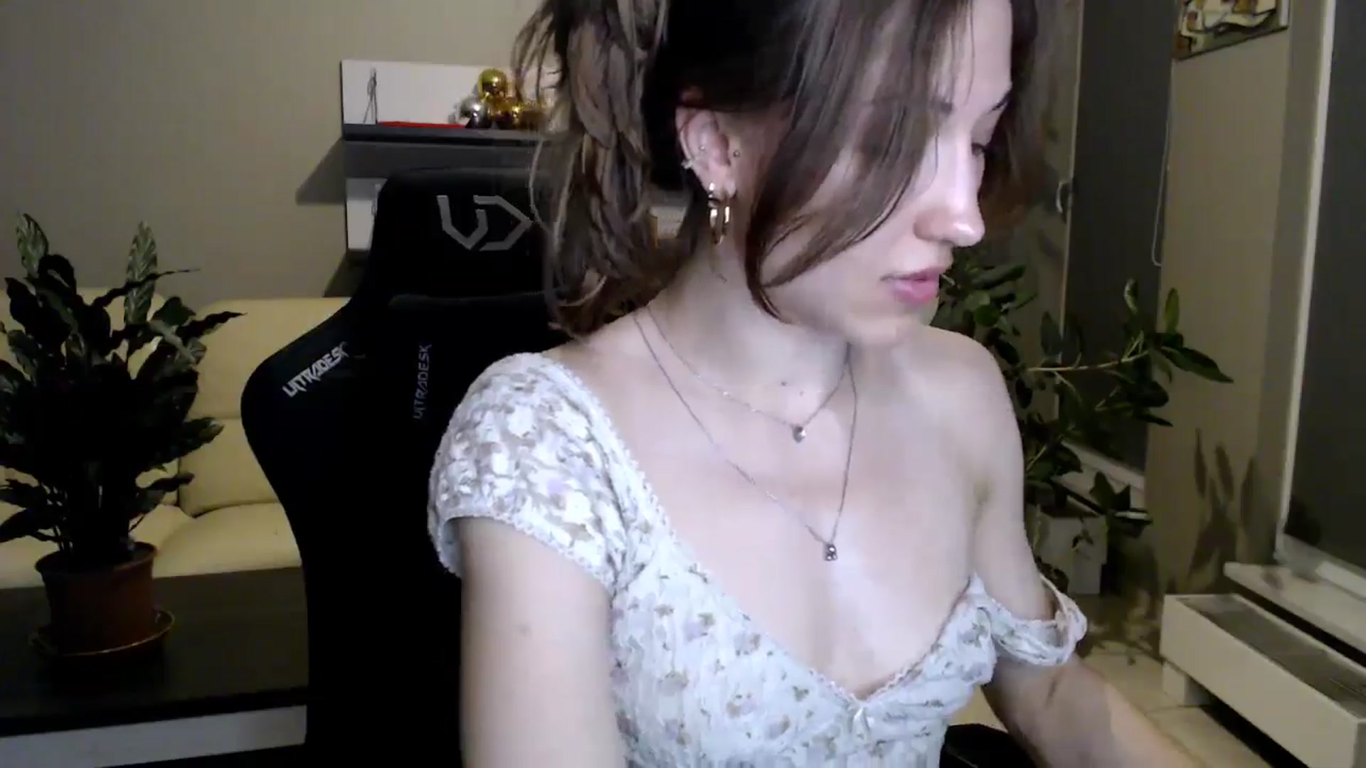 Gallery image thumbnail from GalaxyAnisia's myfreecams stream on, 05/10/2025, 23:10 image 10 of 20