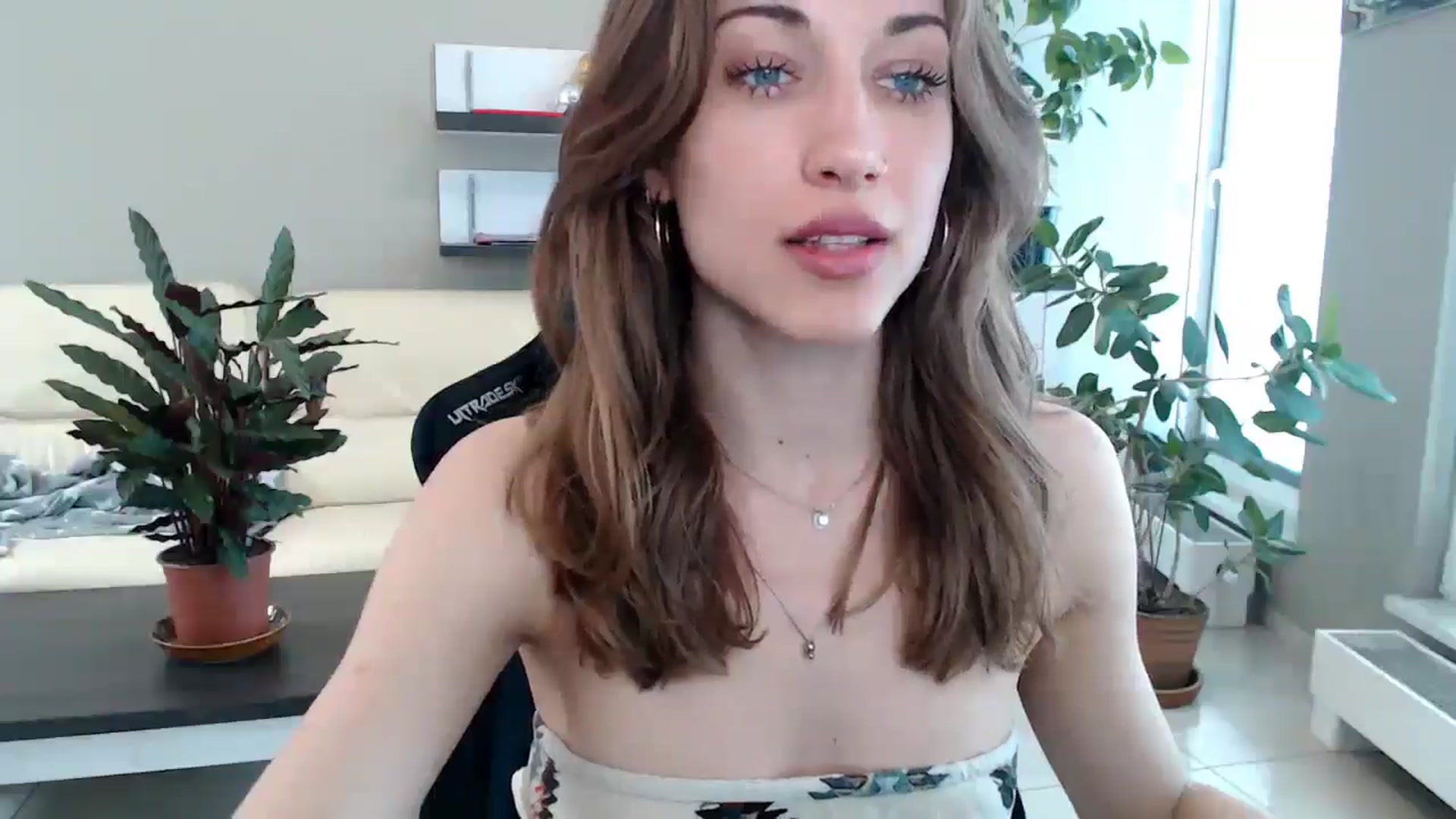 Gallery image thumbnail from GalaxyAnisia's myfreecams stream on, 05/13/2025, 13:22 image 2 of 20