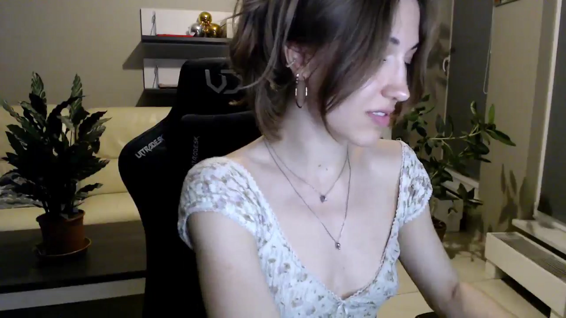 Gallery image thumbnail from GalaxyAnisia's myfreecams stream on, 05/16/2025, 21:30 image 8 of 20