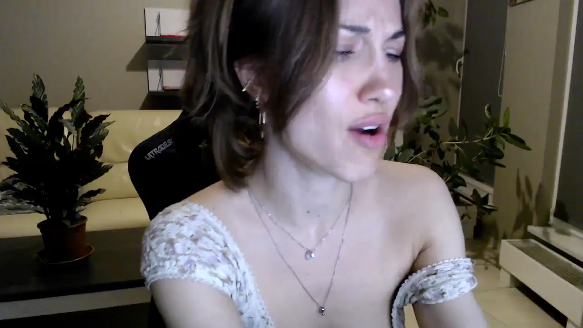 Gallery image thumbnail from GalaxyAnisia's myfreecams stream on, 05/16/2025, 21:30 image 12 of 20