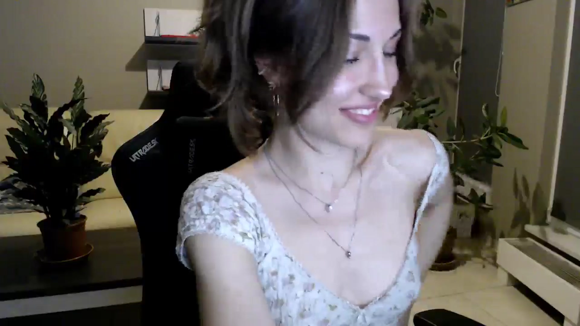 Gallery image thumbnail from GalaxyAnisia's myfreecams stream on, 05/16/2025, 21:30 image 17 of 20