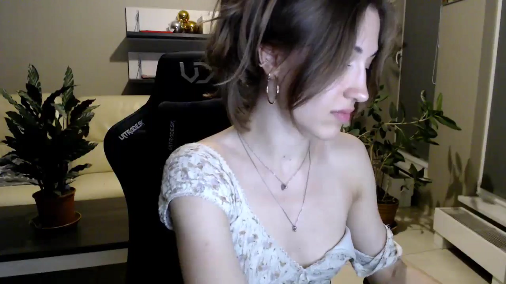 Gallery image thumbnail from GalaxyAnisia's myfreecams stream on, 05/16/2025, 21:30 image 15 of 20