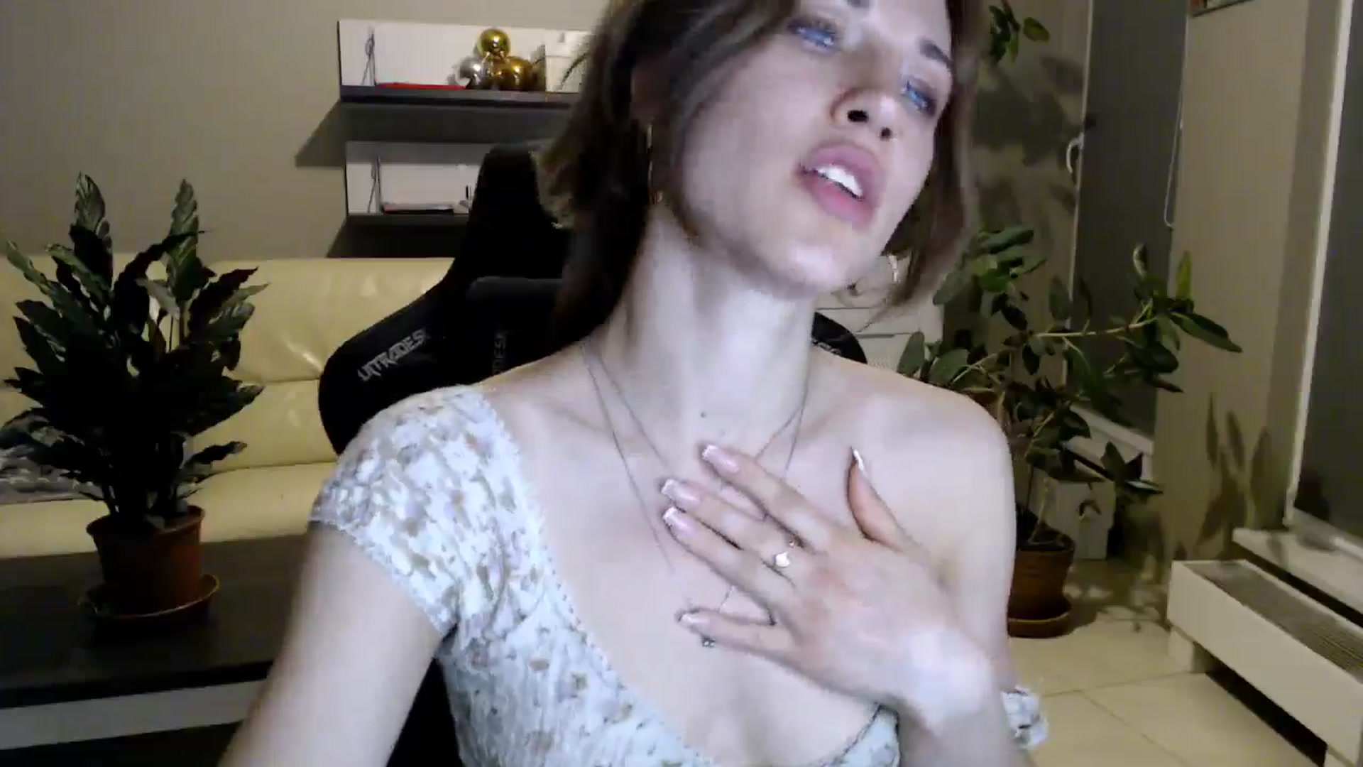 Gallery image thumbnail from GalaxyAnisia's myfreecams stream on, 05/16/2025, 21:30 image 2 of 20