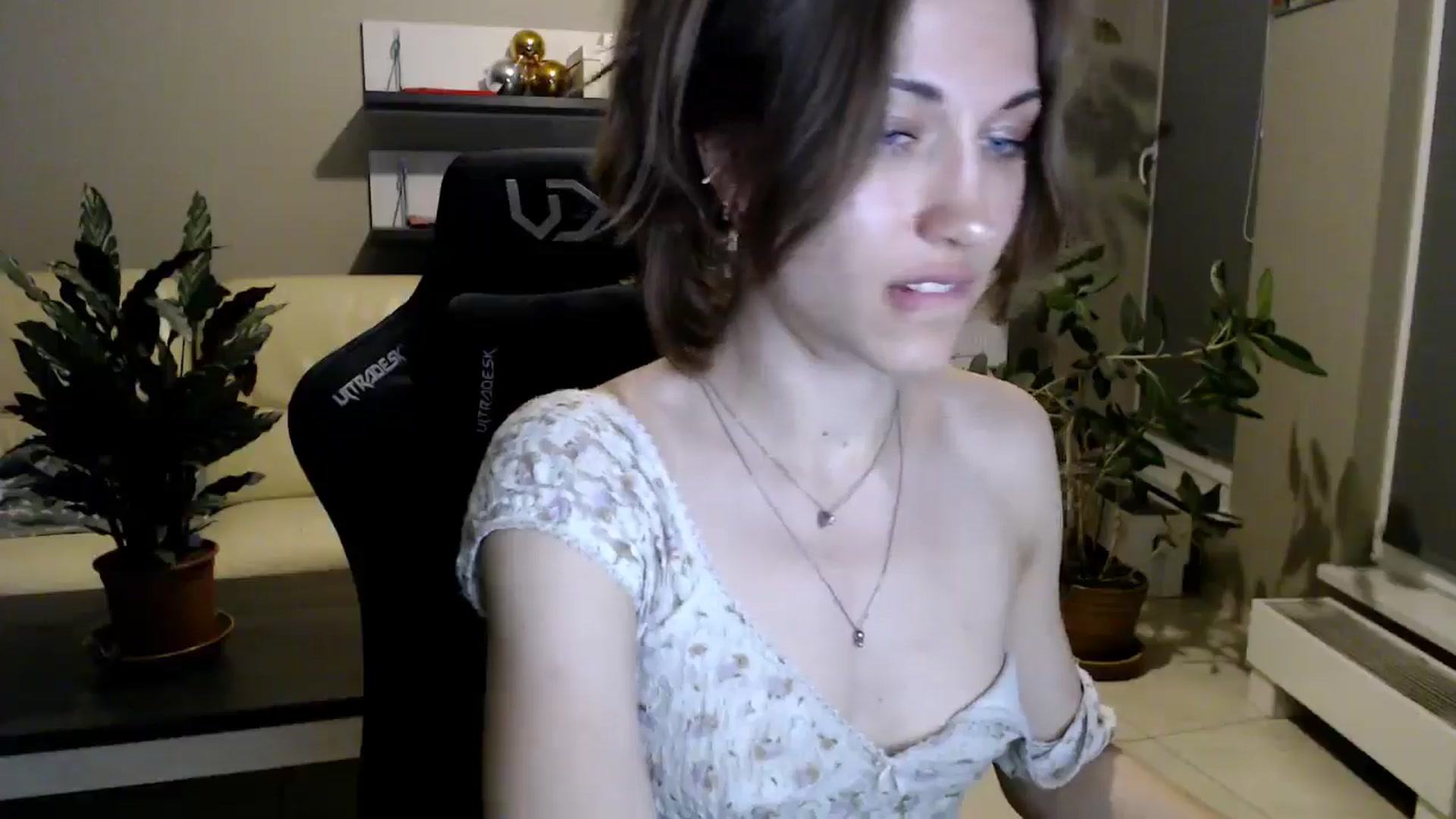 Gallery image thumbnail from GalaxyAnisia's myfreecams stream on, 05/16/2025, 21:30 image 16 of 20