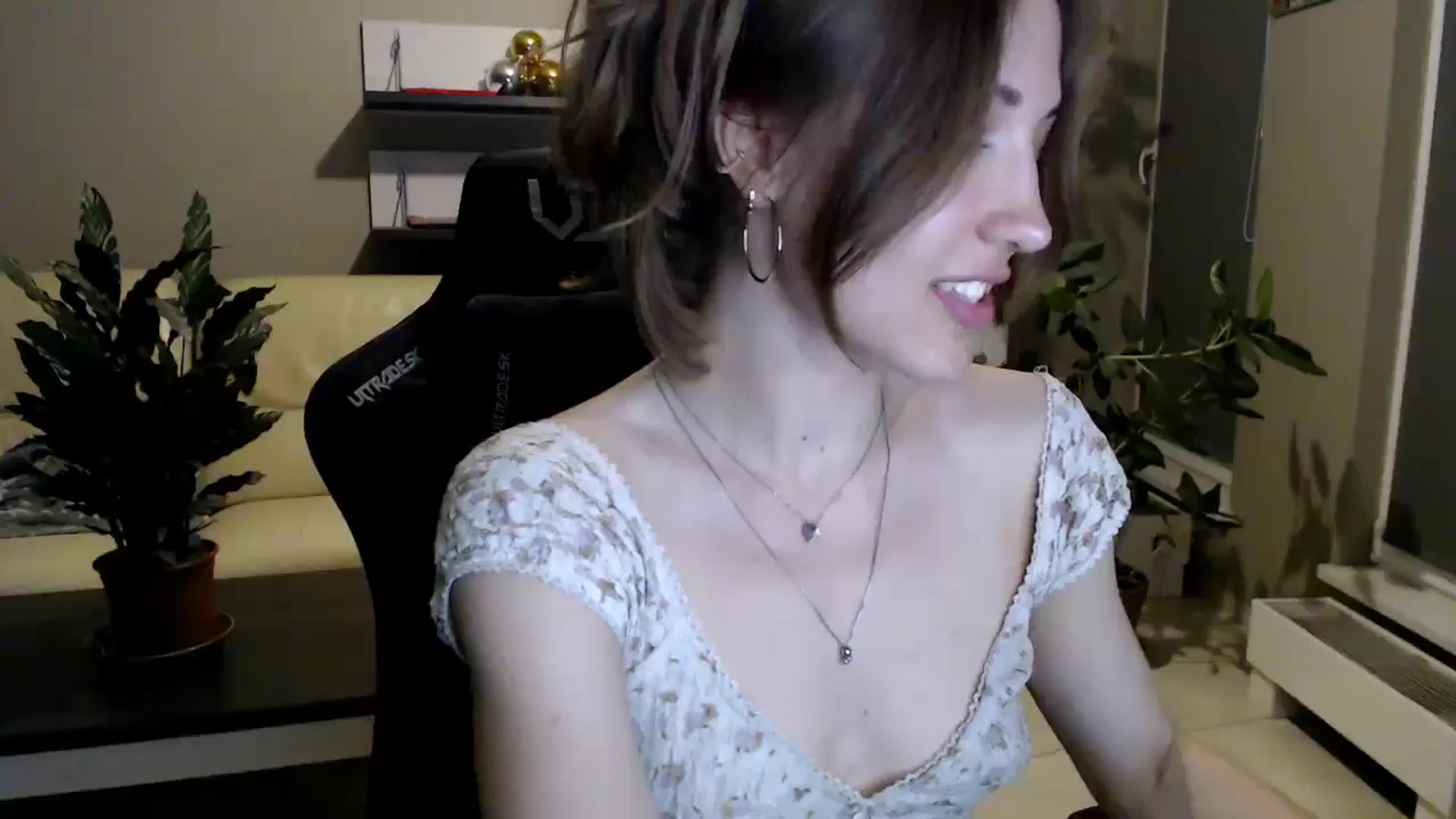 Gallery image thumbnail from GalaxyAnisia's myfreecams stream on, 05/16/2025, 21:30 image 7 of 20