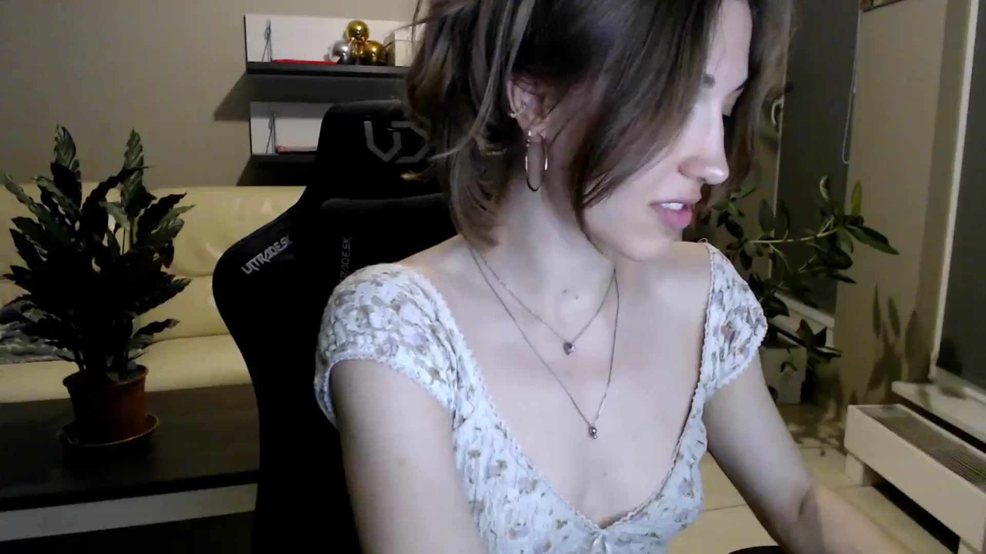 Gallery image thumbnail from GalaxyAnisia's myfreecams stream on, 05/16/2025, 21:30 image 9 of 20