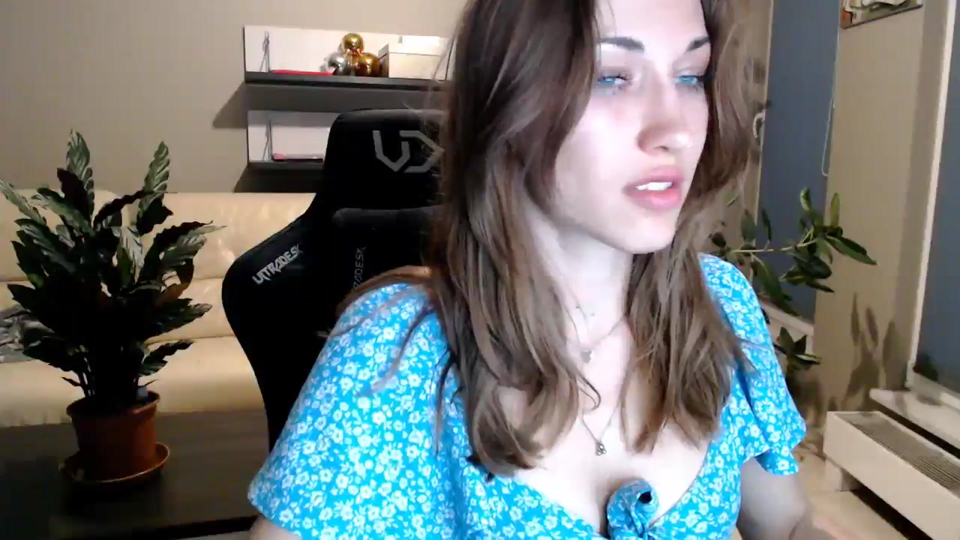 Gallery image thumbnail from GalaxyAnisia's myfreecams stream on, 05/17/2025, 19:15 image 2 of 20