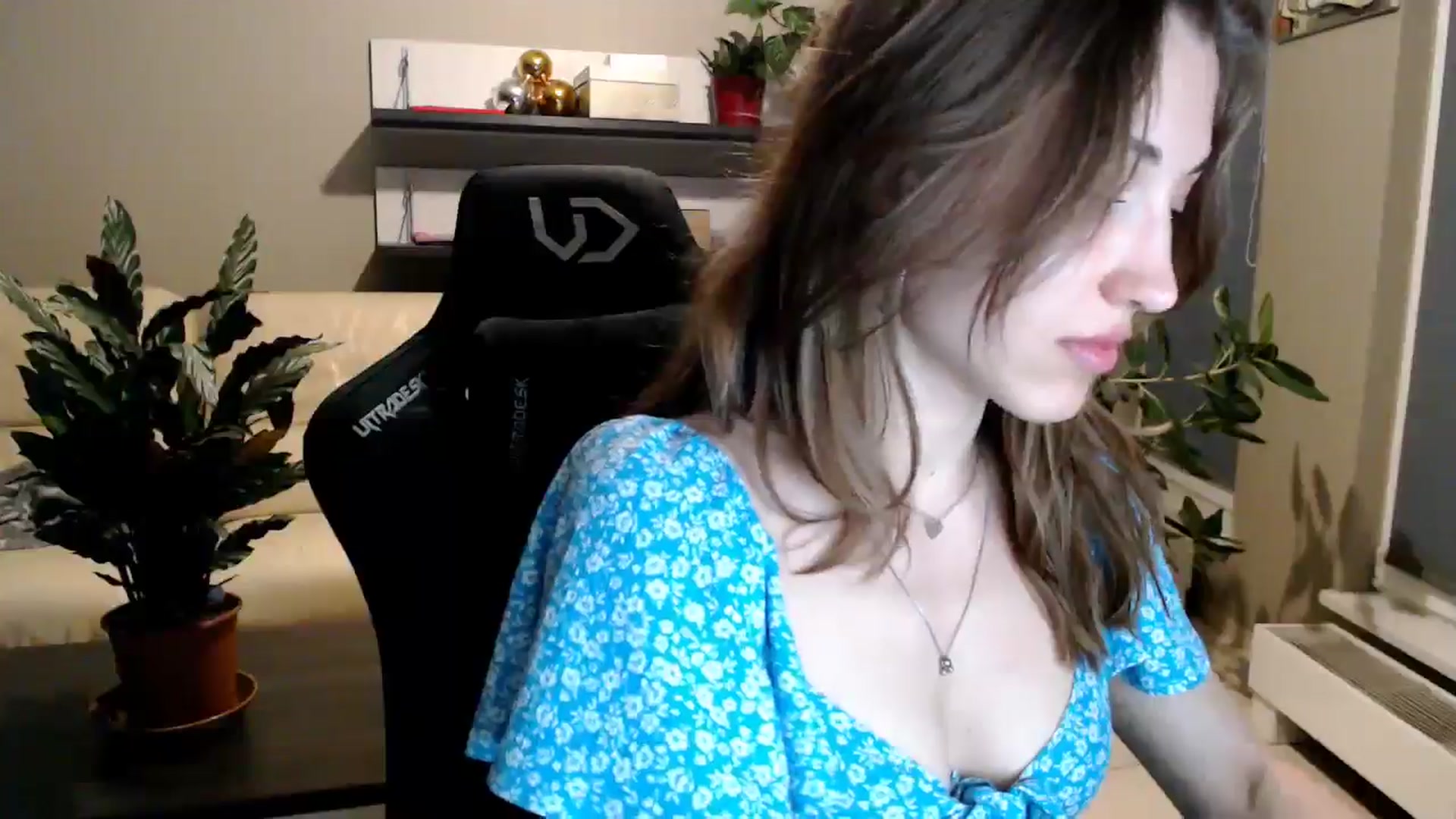 Gallery image thumbnail from GalaxyAnisia's myfreecams stream on, 05/17/2025, 19:15 image 6 of 20