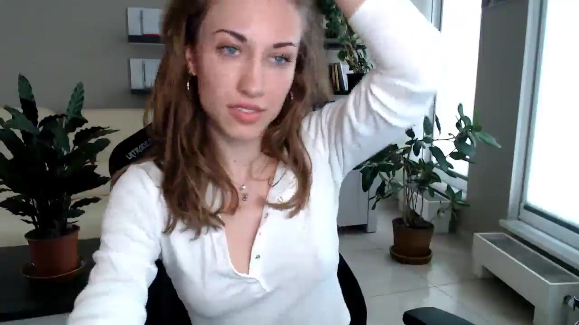 Gallery image thumbnail from GalaxyAnisia's myfreecams stream on, 05/18/2025, 15:20 image 12 of 20