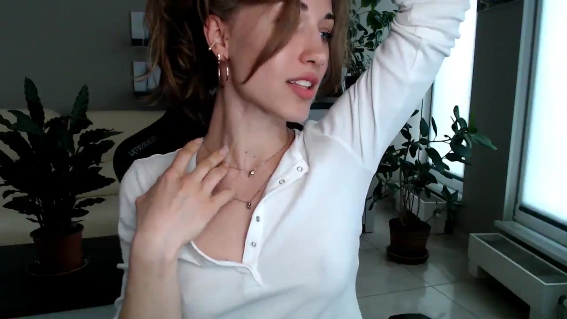 Gallery image thumbnail from GalaxyAnisia's myfreecams stream on, 05/18/2025, 15:20 image 5 of 20