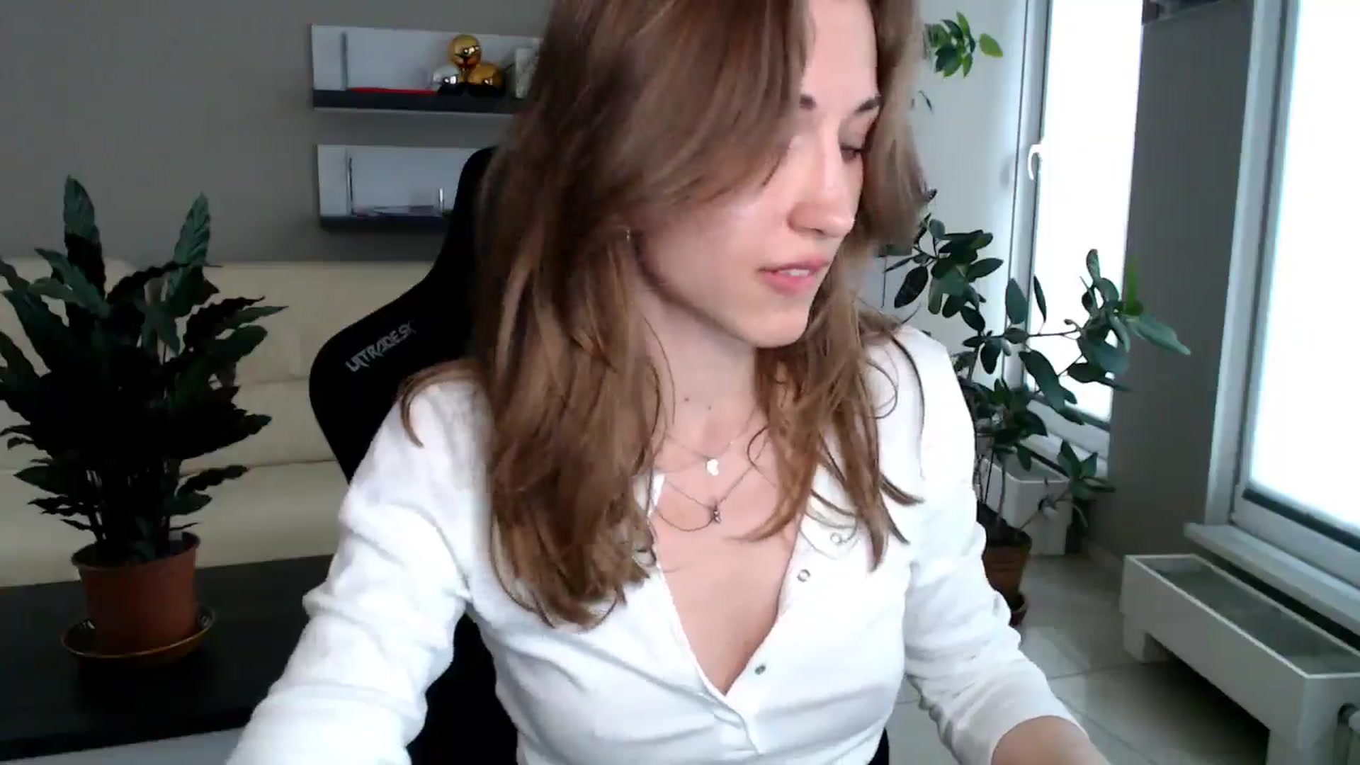 Gallery image thumbnail from GalaxyAnisia's myfreecams stream on, 05/18/2025, 15:54 image 6 of 20