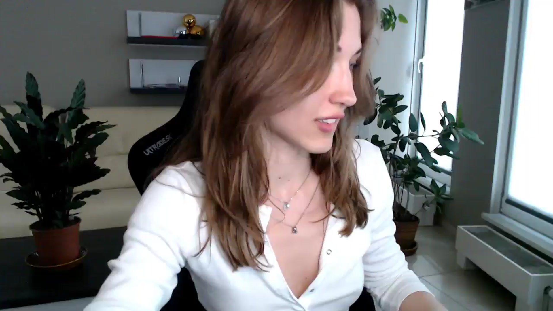 Gallery image thumbnail from GalaxyAnisia's myfreecams stream on, 05/18/2025, 15:54 image 1 of 20