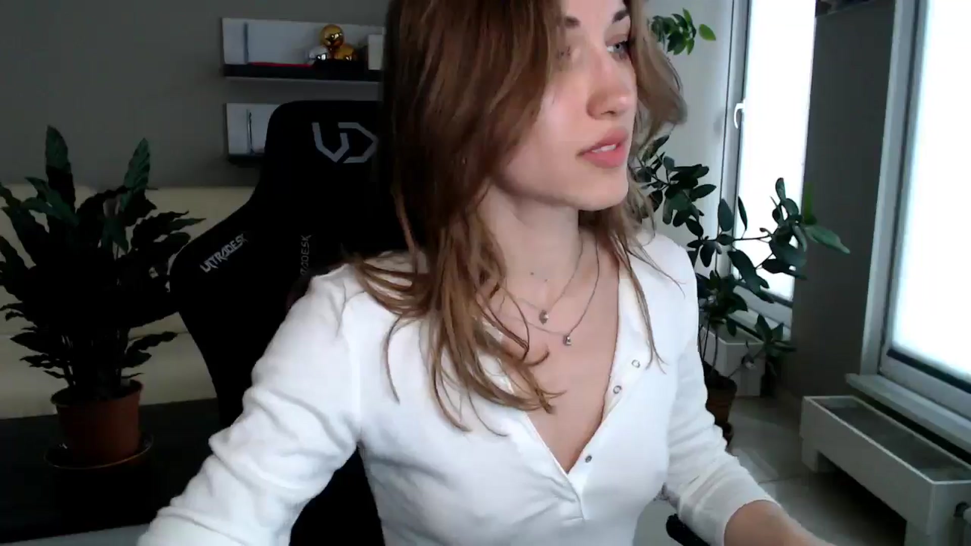 Gallery image thumbnail from GalaxyAnisia's myfreecams stream on, 05/18/2025, 15:54 image 11 of 20