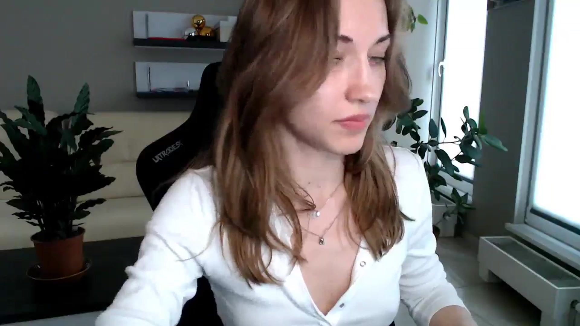 Gallery image thumbnail from GalaxyAnisia's myfreecams stream on, 05/18/2025, 15:54 image 2 of 20