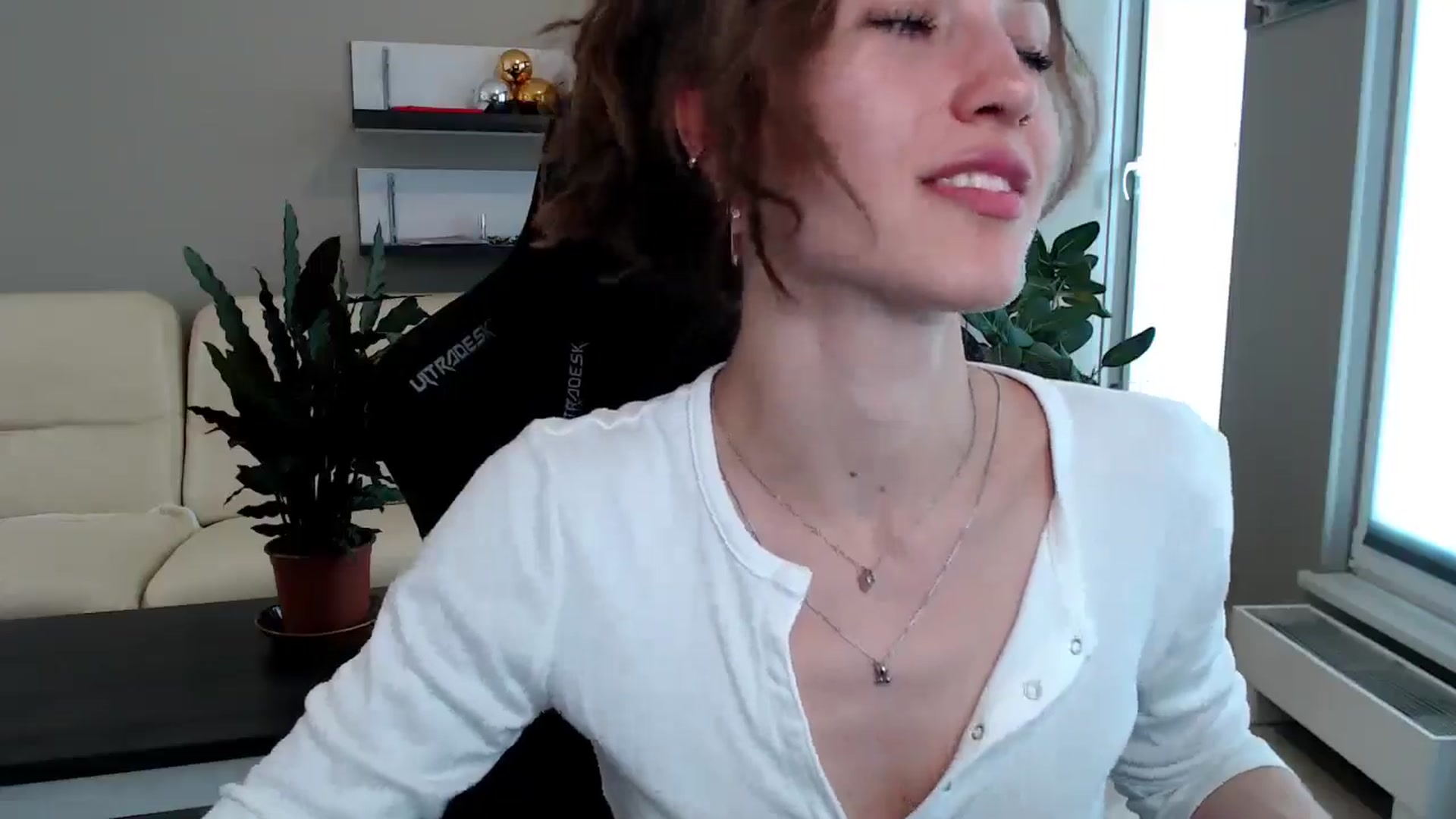 Gallery image thumbnail from GalaxyAnisia's myfreecams stream on, 05/27/2025, 15:51 image 5 of 20