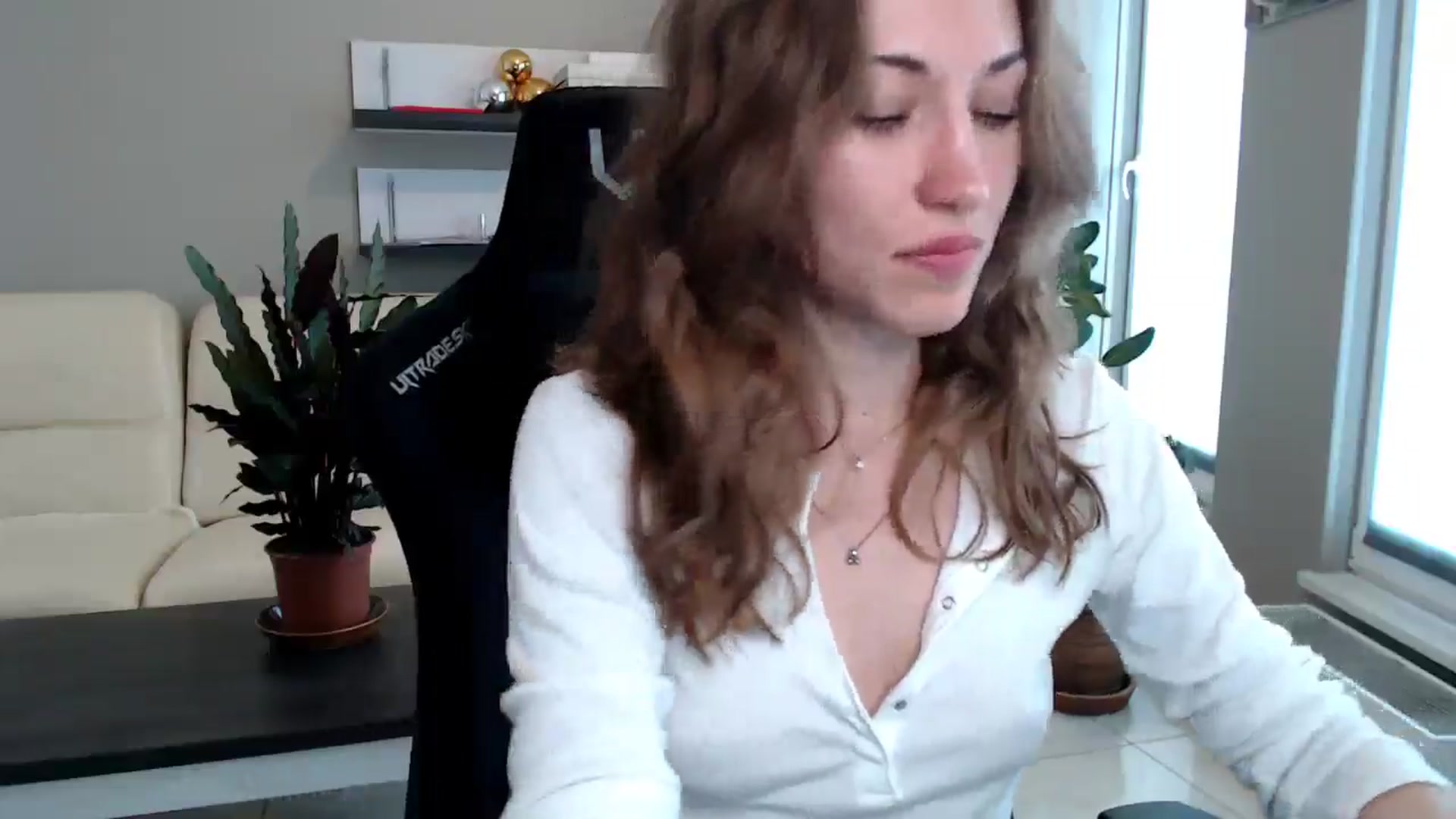 Gallery image thumbnail from GalaxyAnisia's myfreecams stream on, 05/27/2025, 15:51 image 13 of 20