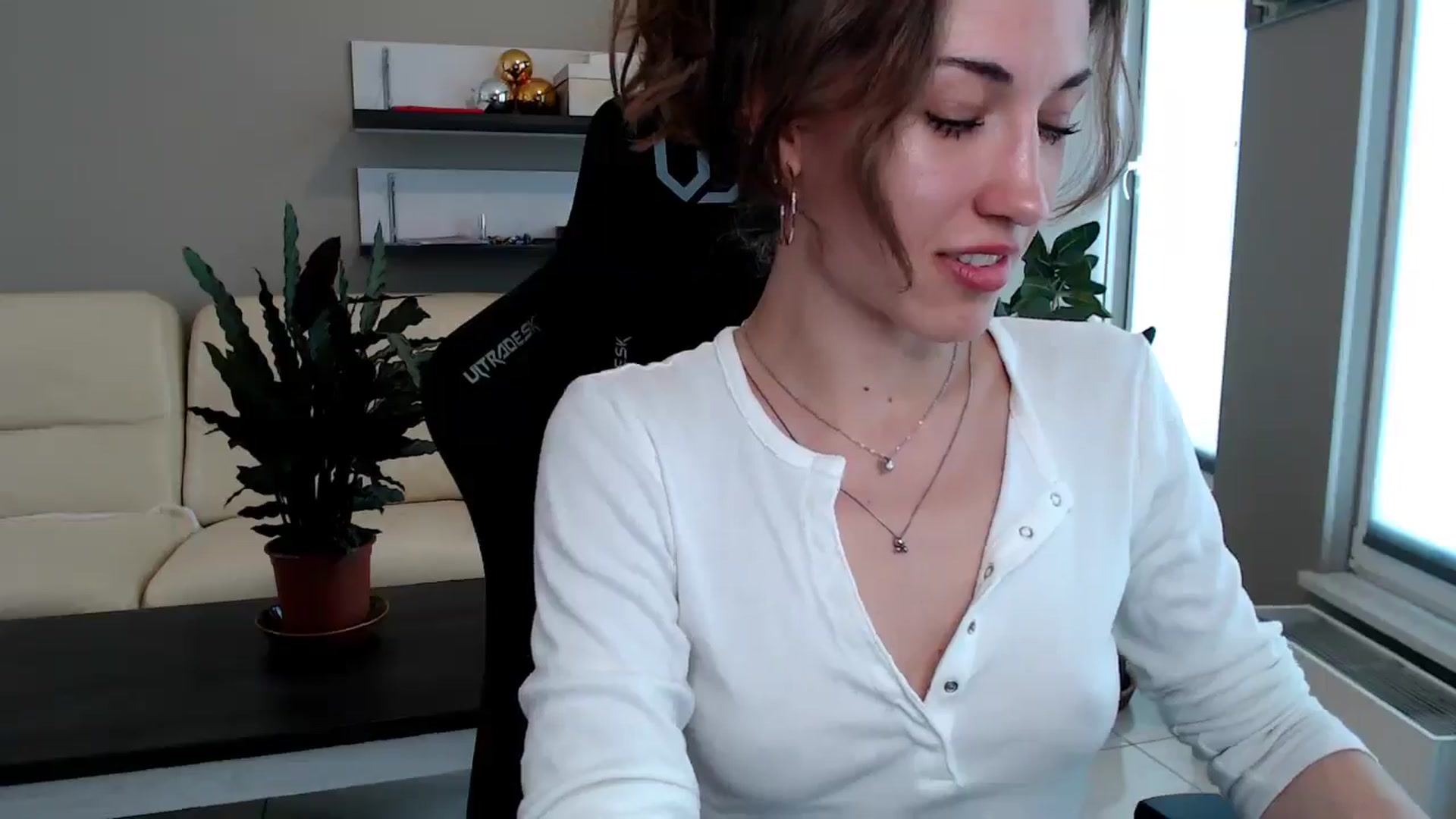 Gallery image thumbnail from GalaxyAnisia's myfreecams stream on, 05/27/2025, 15:51 image 3 of 20