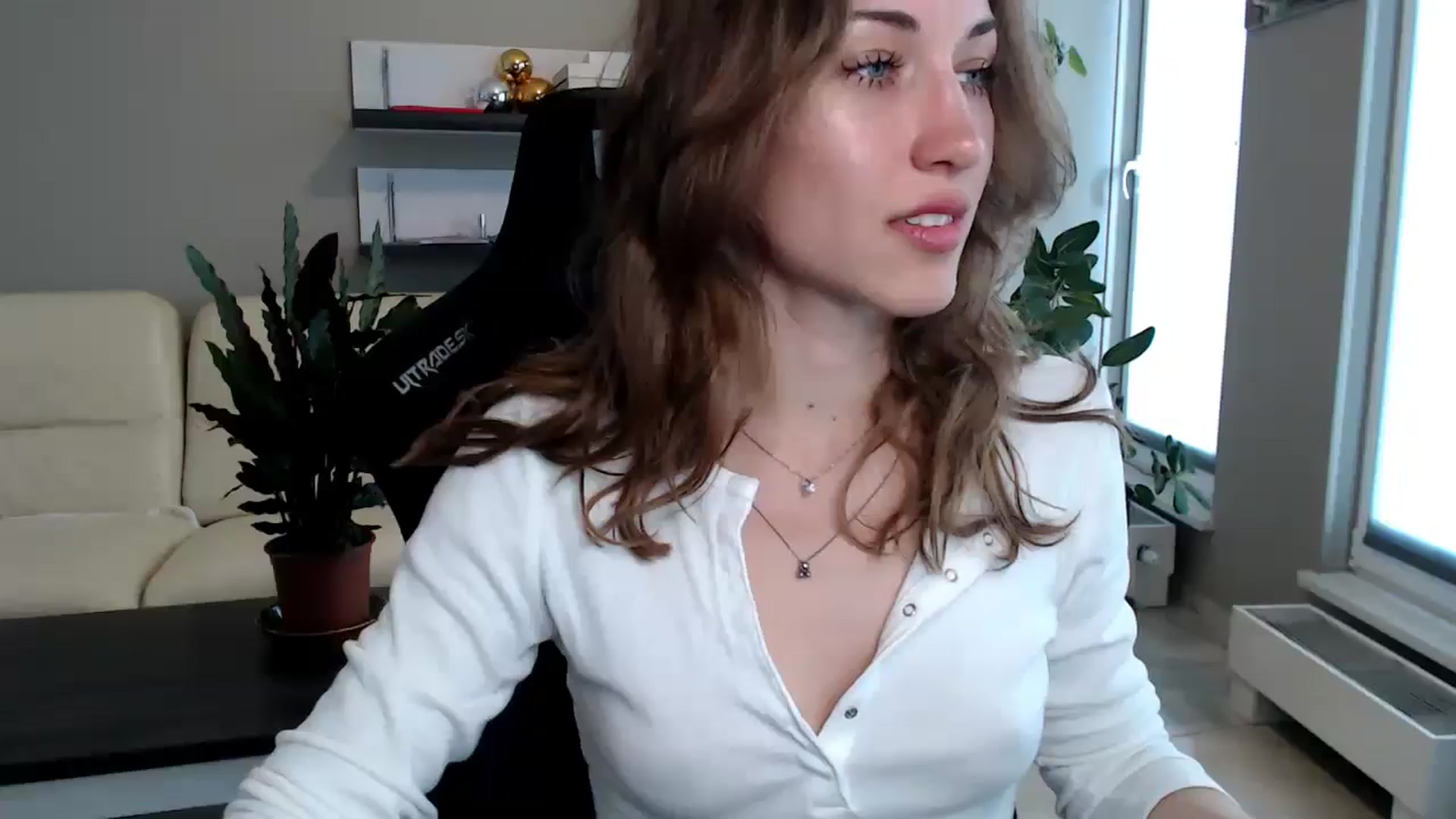 Gallery image thumbnail from GalaxyAnisia's myfreecams stream on, 05/27/2025, 15:51 image 16 of 20