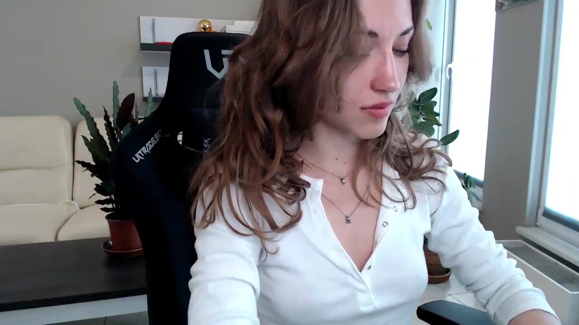 Gallery image thumbnail from GalaxyAnisia's myfreecams stream on, 05/27/2025, 15:51 image 10 of 20