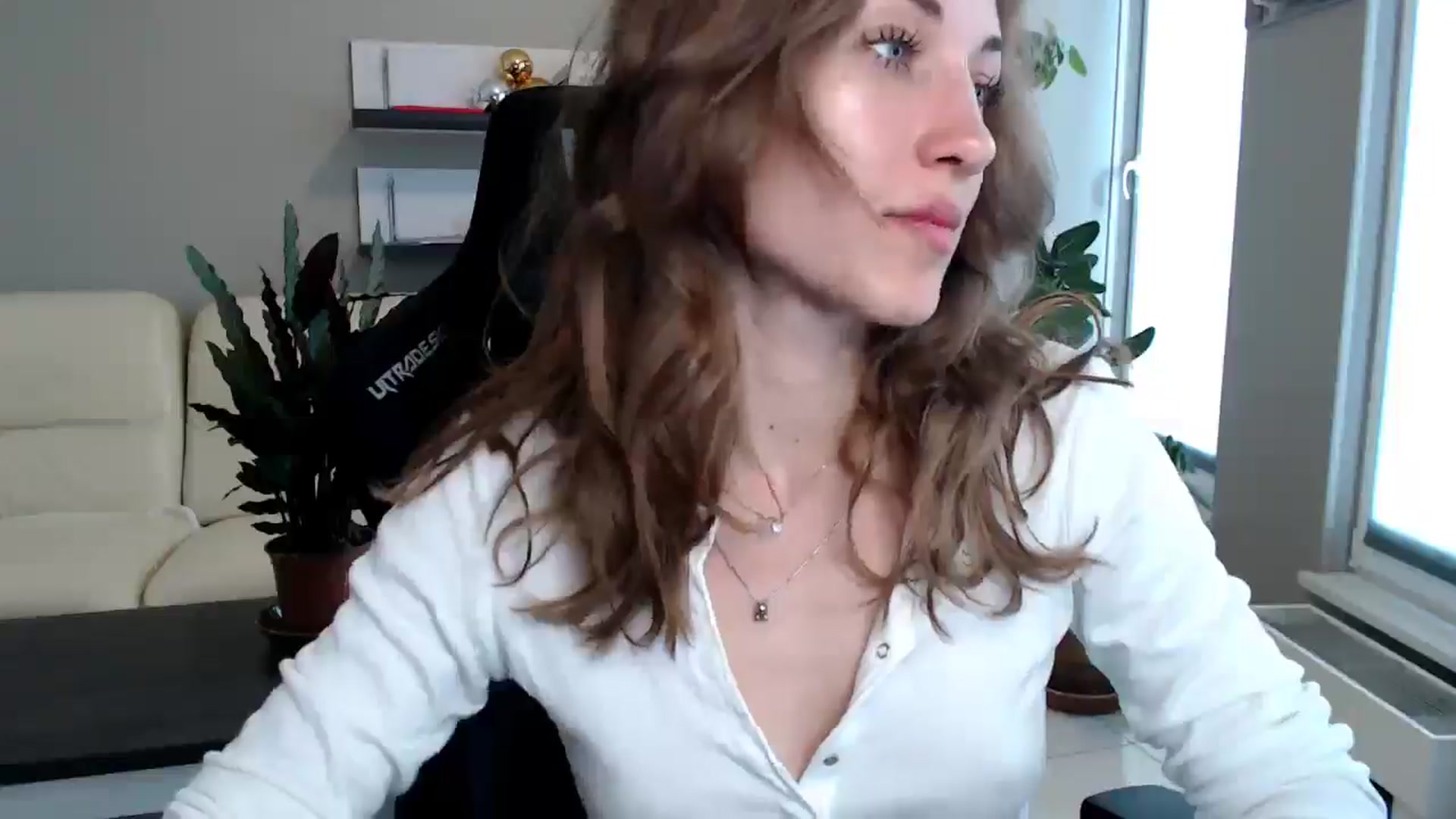 Gallery image thumbnail from GalaxyAnisia's myfreecams stream on, 05/27/2025, 15:51 image 15 of 20