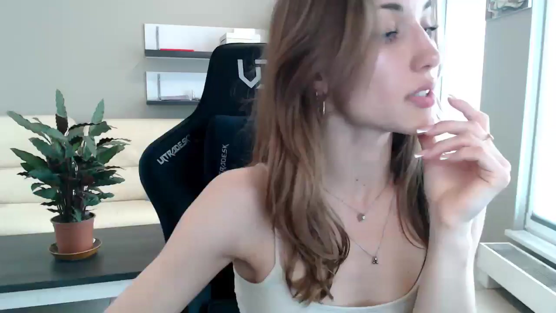 Gallery image thumbnail from GalaxyAnisia's myfreecams stream on, 05/28/2025, 13:29 image 2 of 20