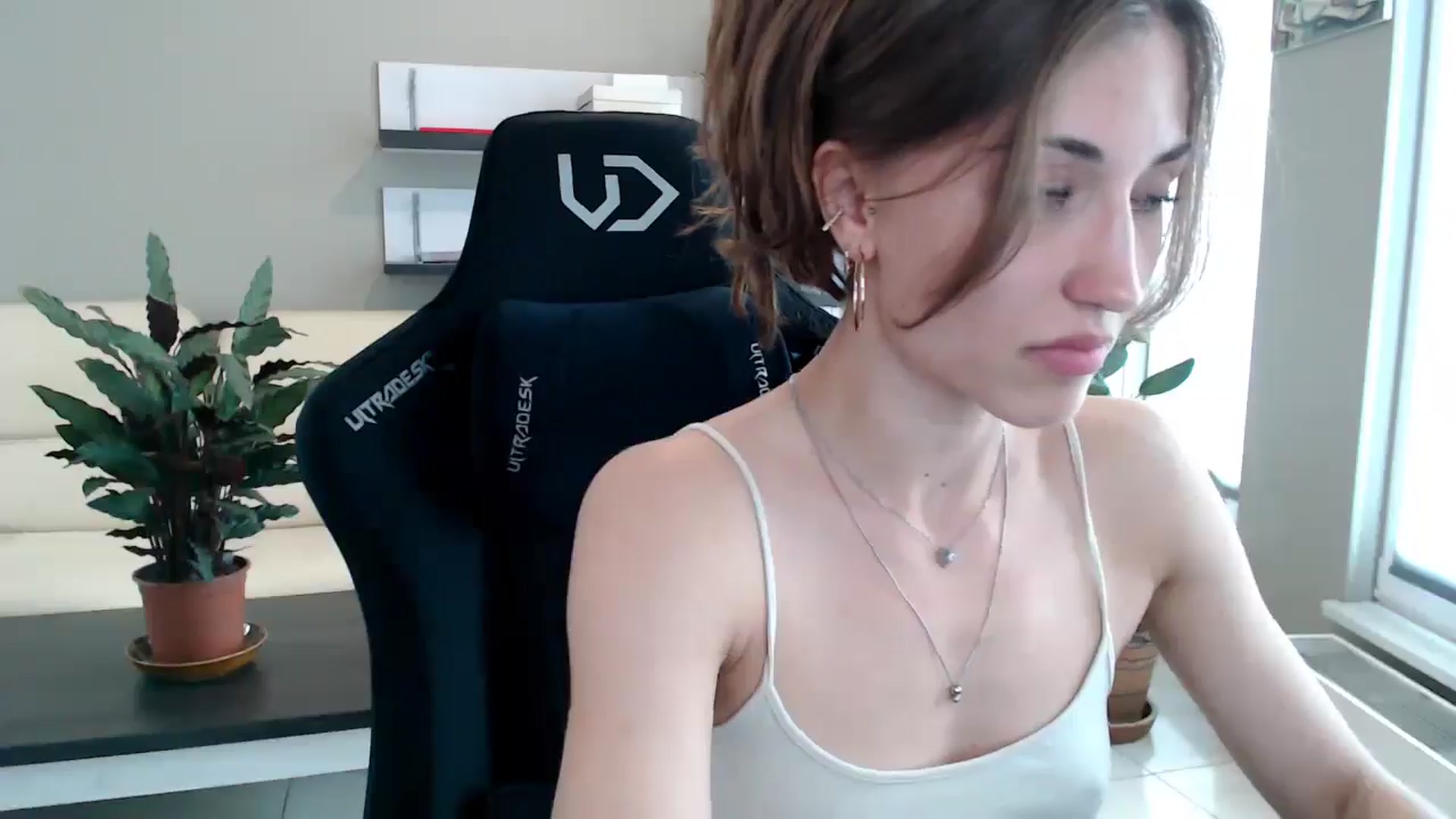 Gallery image thumbnail from GalaxyAnisia's myfreecams stream on, 05/28/2025, 13:29 image 14 of 20