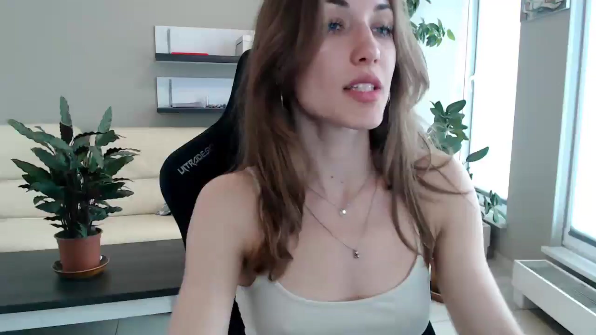 Gallery image thumbnail from GalaxyAnisia's myfreecams stream on, 05/28/2025, 13:29 image 1 of 20