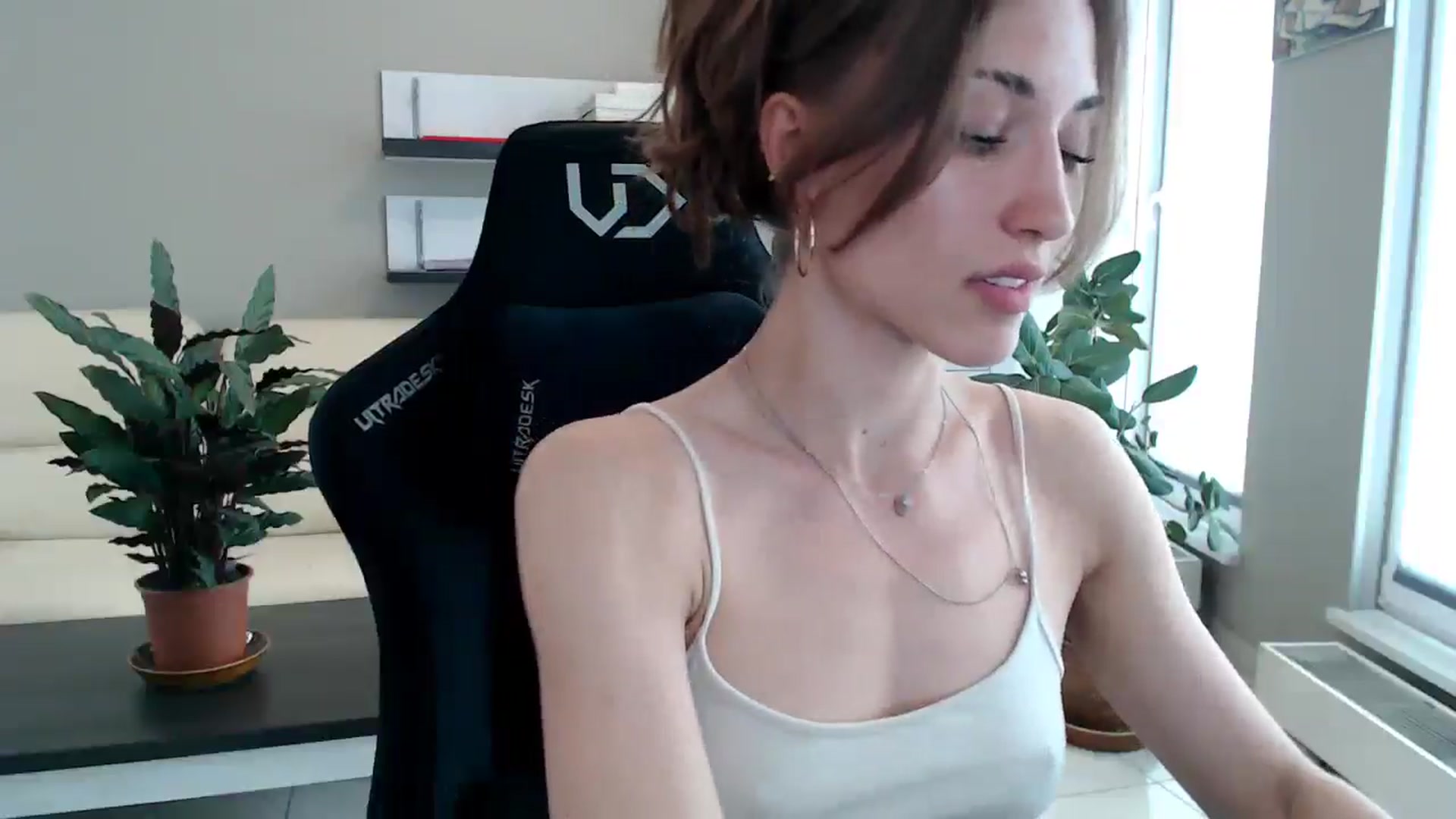 Gallery image thumbnail from GalaxyAnisia's myfreecams stream on, 05/28/2025, 13:29 image 20 of 20