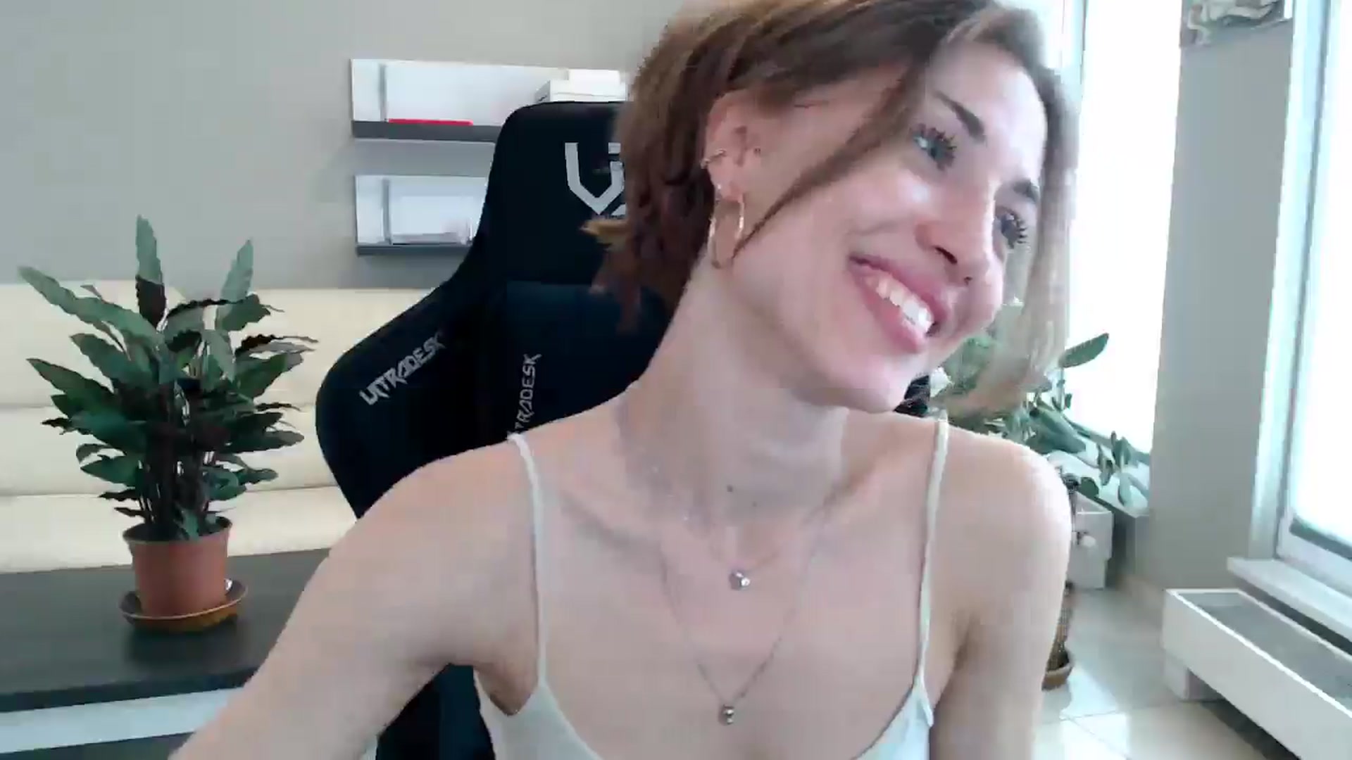 Gallery image thumbnail from GalaxyAnisia's myfreecams stream on, 05/28/2025, 13:29 image 12 of 20