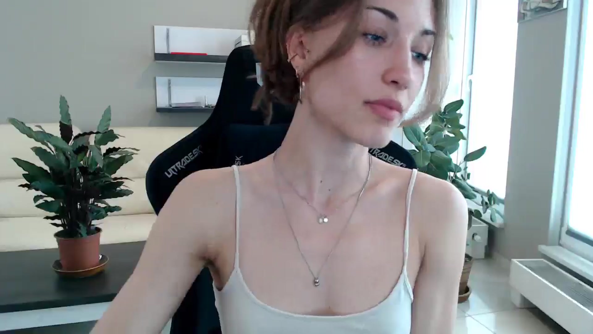 Gallery image thumbnail from GalaxyAnisia's myfreecams stream on, 05/28/2025, 13:29 image 10 of 20