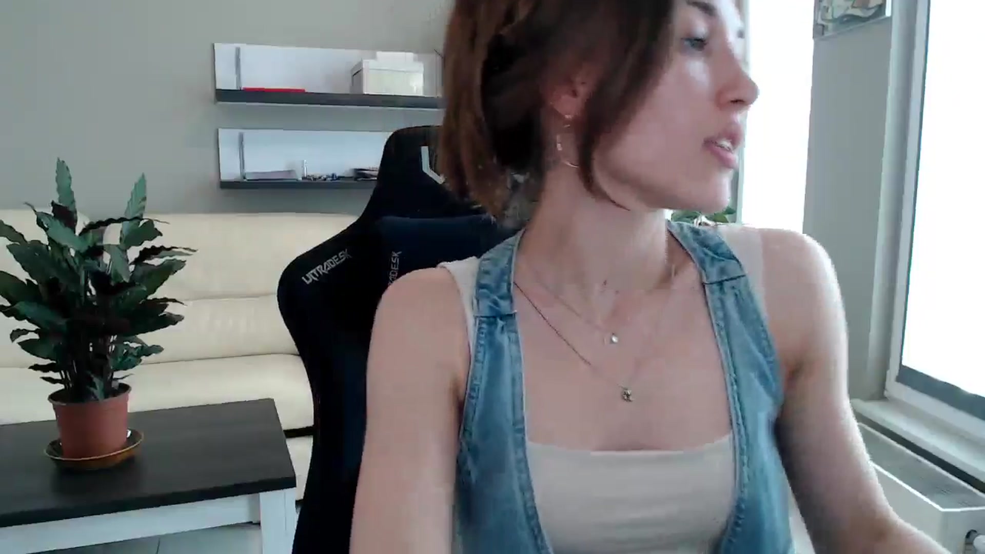 Gallery image thumbnail from GalaxyAnisia's myfreecams stream on, 05/31/2025, 11:37 image 16 of 20