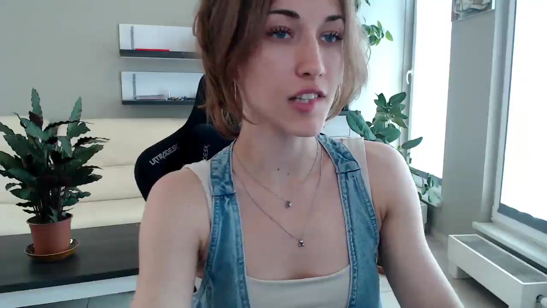 Gallery image thumbnail from GalaxyAnisia's myfreecams stream on, 05/31/2025, 11:37 image 9 of 20