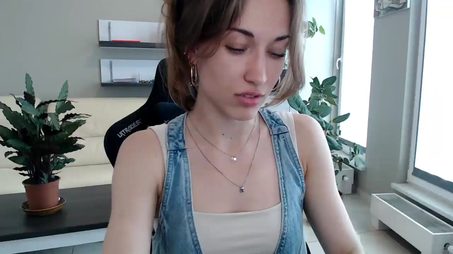 Gallery image thumbnail from GalaxyAnisia's myfreecams stream on, 05/31/2025, 11:37 image 1 of 20