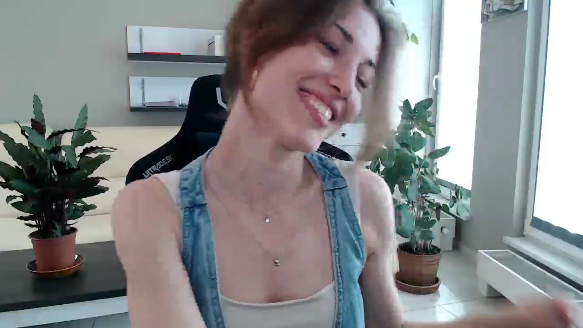 Gallery image thumbnail from GalaxyAnisia's myfreecams stream on, 05/31/2025, 11:37 image 4 of 20