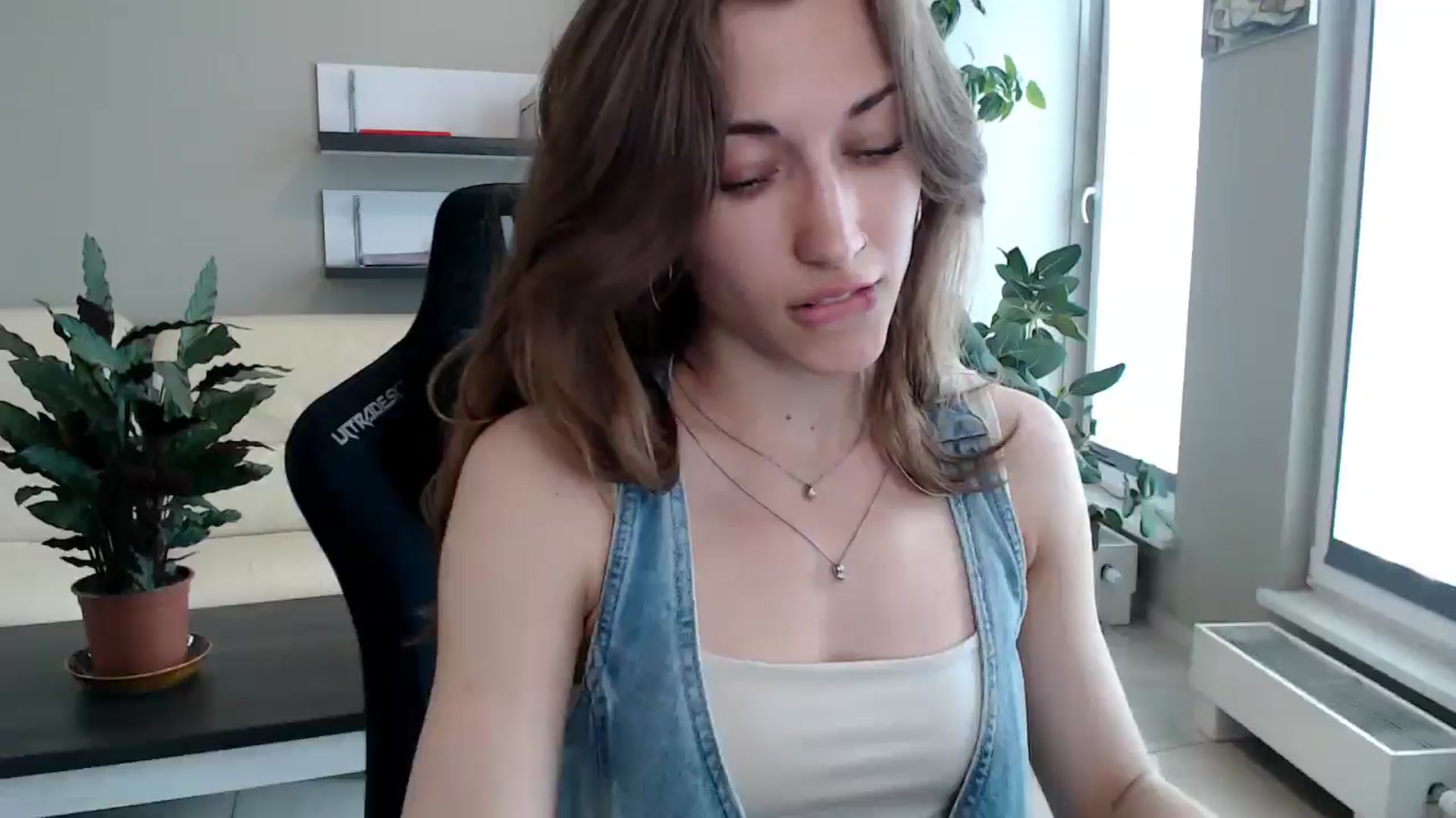 Gallery image thumbnail from GalaxyAnisia's myfreecams stream on, 05/31/2025, 11:37 image 11 of 20
