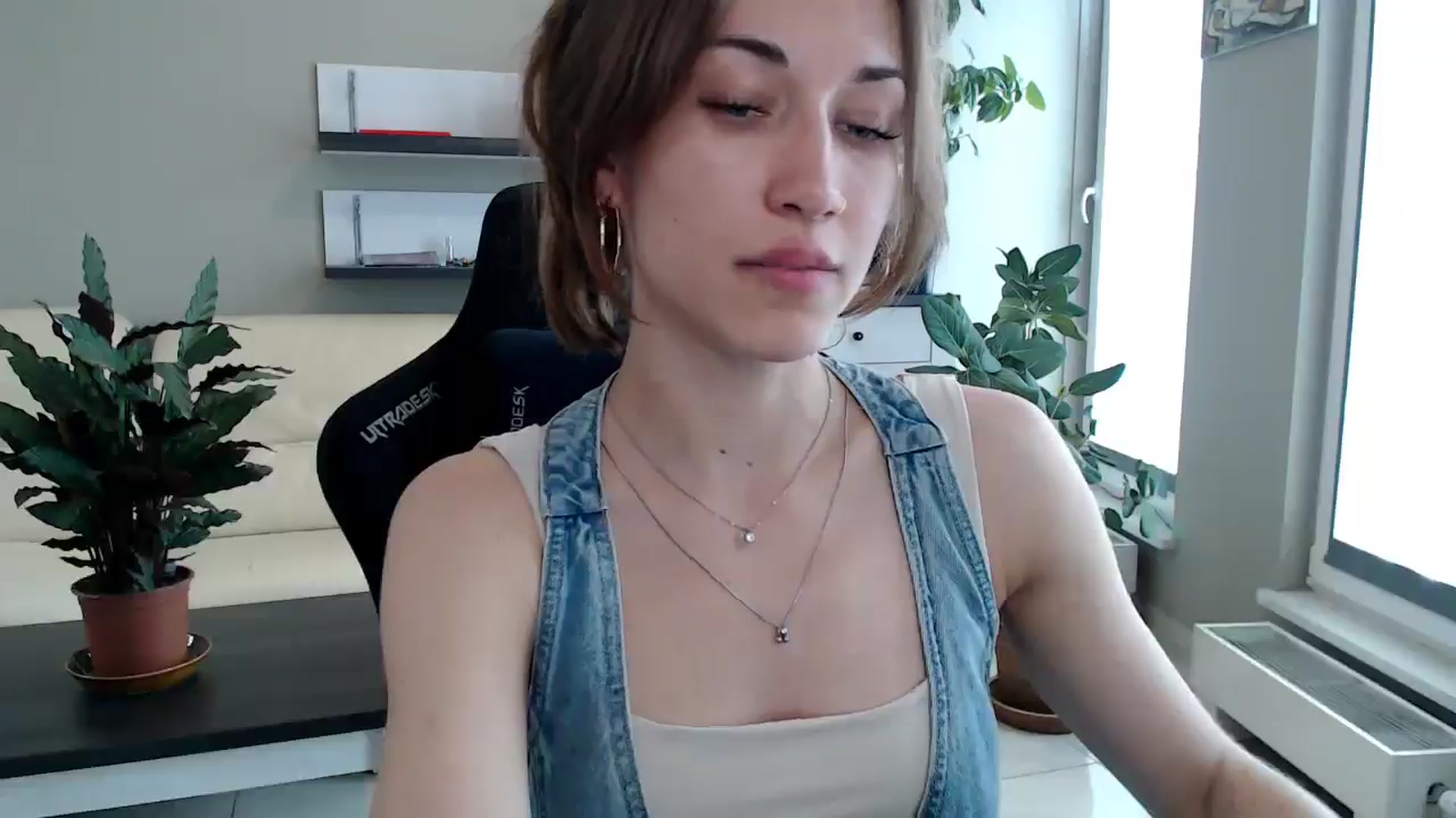 Gallery image thumbnail from GalaxyAnisia's myfreecams stream on, 05/31/2025, 11:37 image 5 of 20