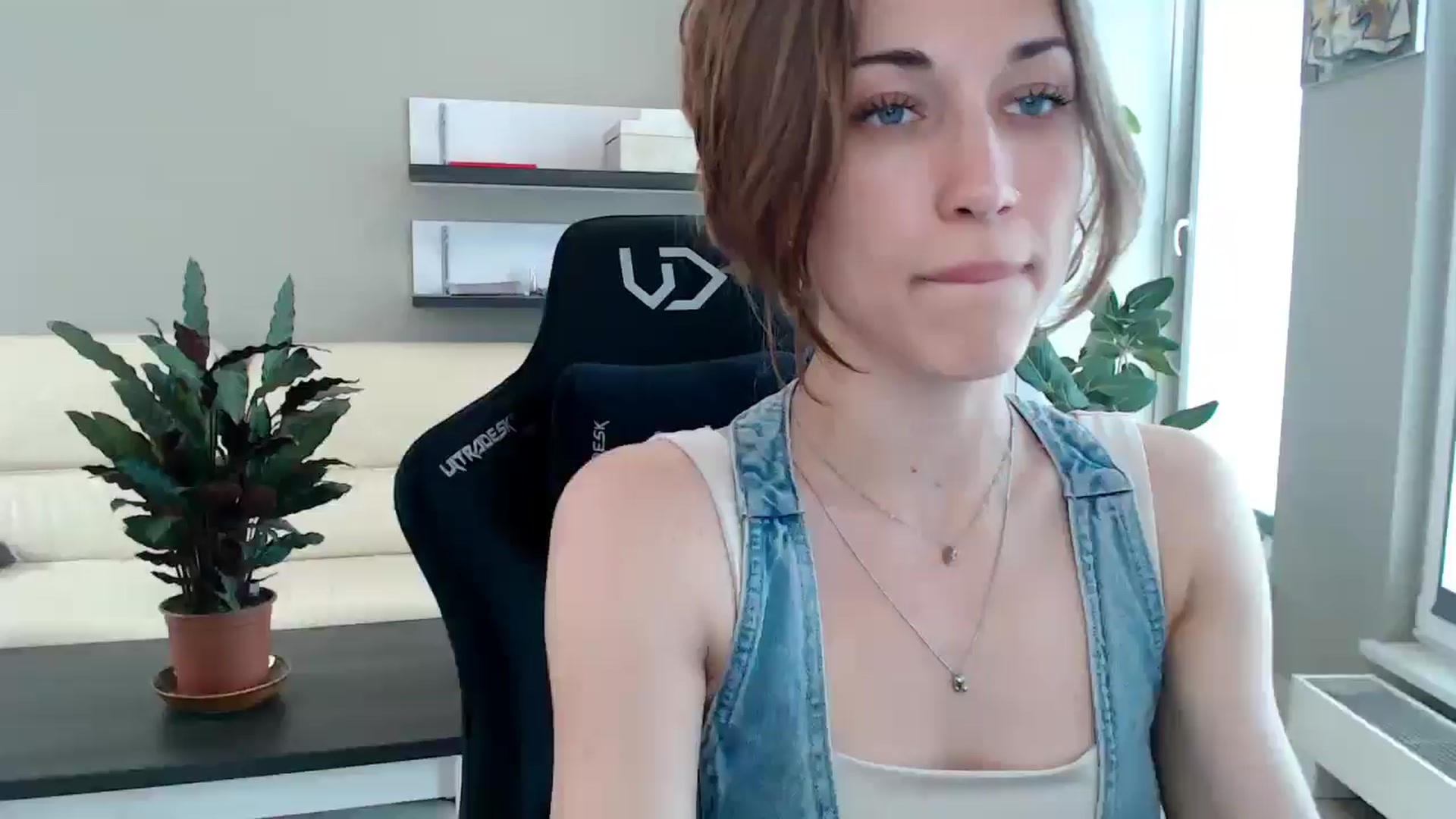Gallery image thumbnail from GalaxyAnisia's myfreecams stream on, 05/31/2025, 12:40 image 2 of 20