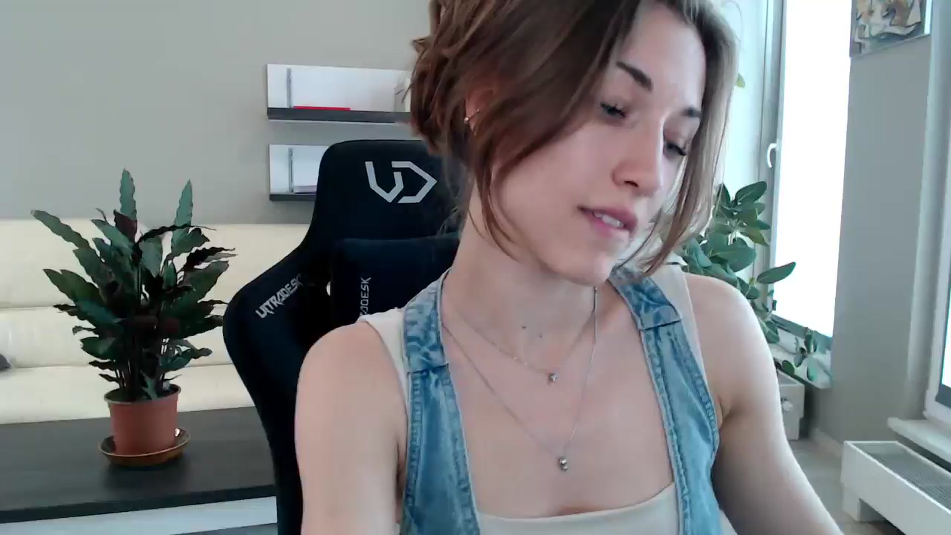 Gallery image thumbnail from GalaxyAnisia's myfreecams stream on, 05/31/2025, 12:40 image 1 of 20