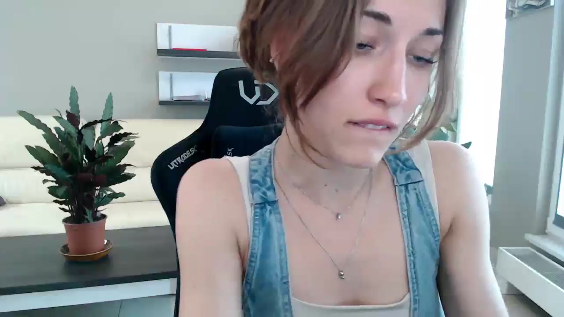 Gallery image thumbnail from GalaxyAnisia's myfreecams stream on, 05/31/2025, 12:40 image 3 of 20