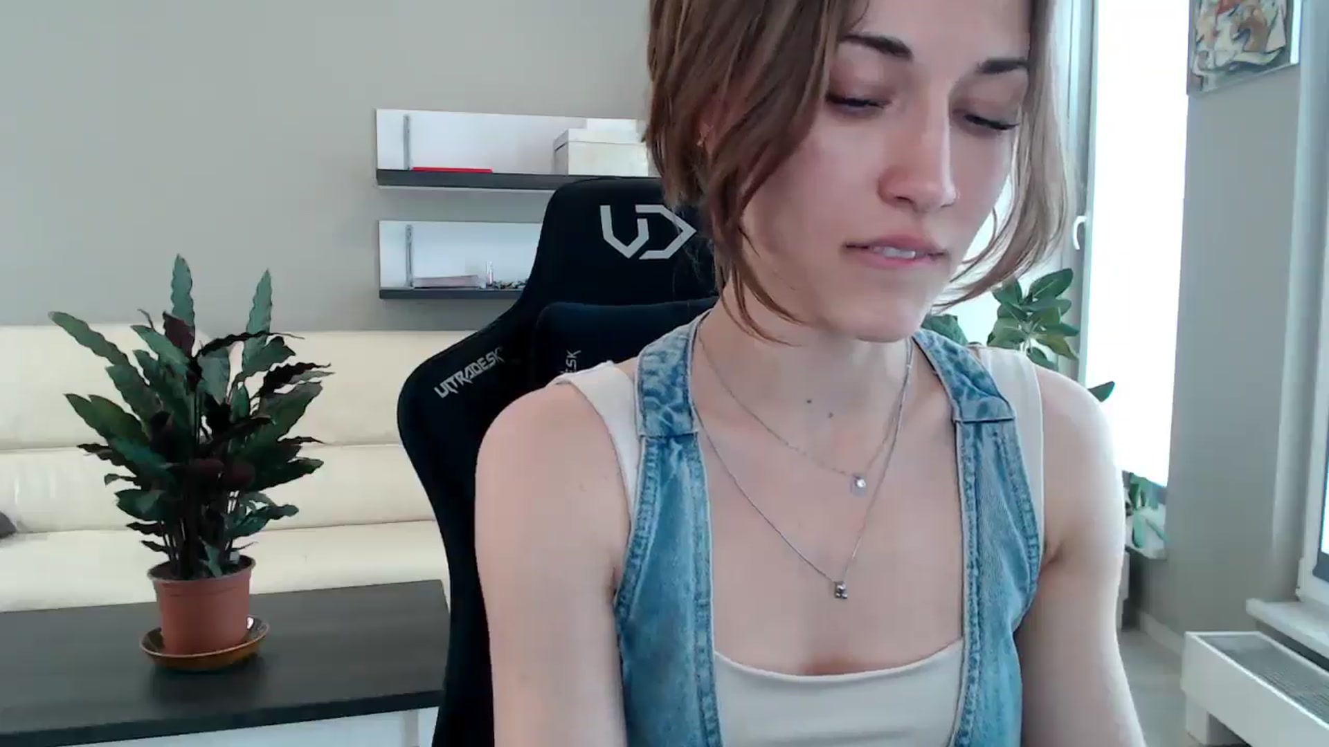 Gallery image thumbnail from GalaxyAnisia's myfreecams stream on, 05/31/2025, 12:40 image 12 of 20