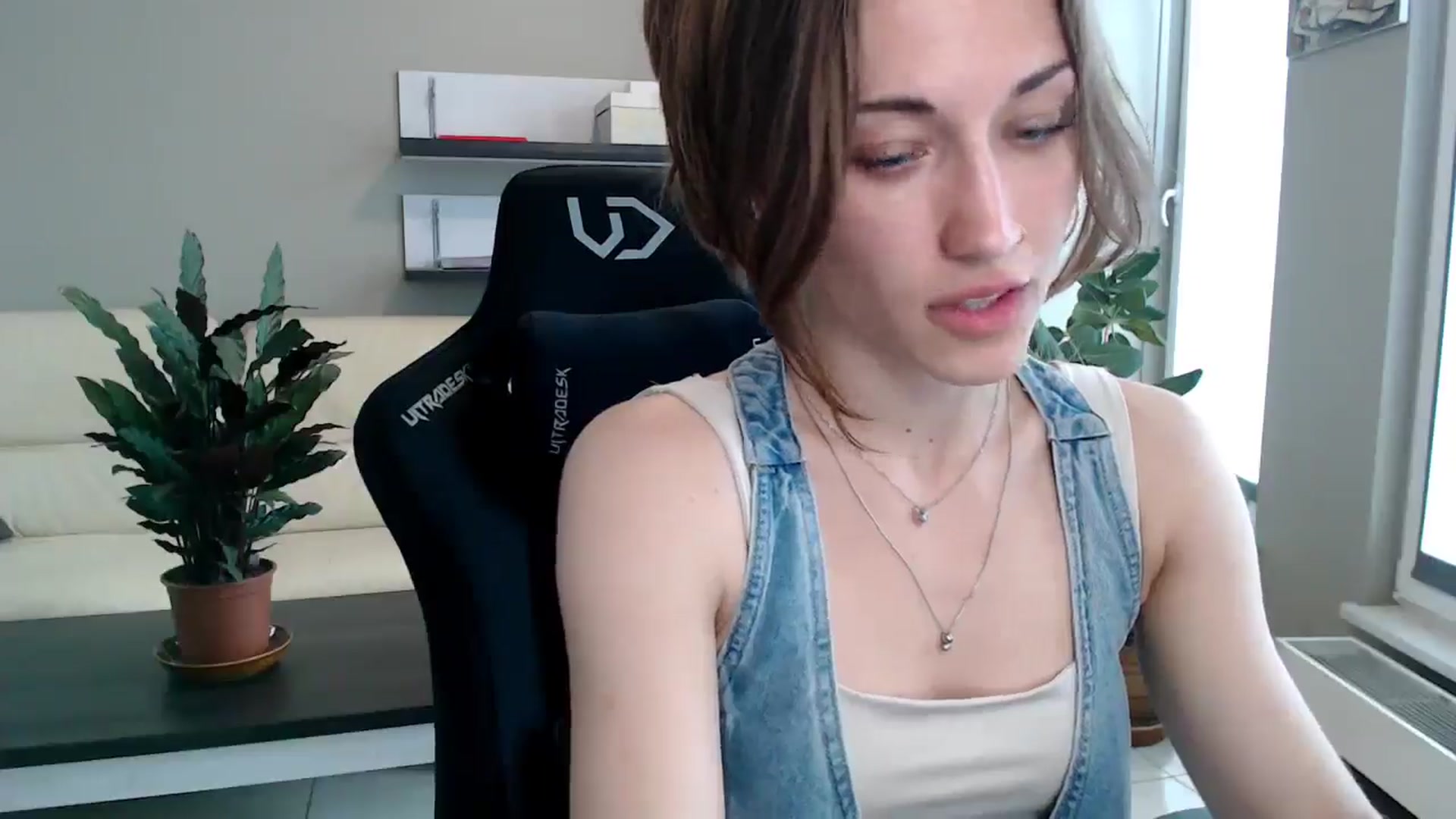 Gallery image thumbnail from GalaxyAnisia's myfreecams stream on, 05/31/2025, 13:31 image 4 of 20