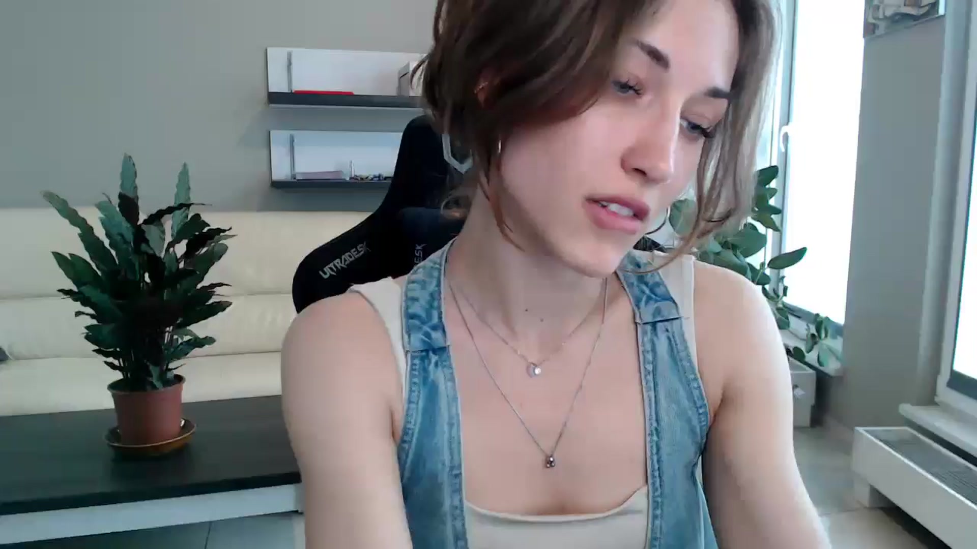 Gallery image thumbnail from GalaxyAnisia's myfreecams stream on, 05/31/2025, 13:31 image 17 of 20
