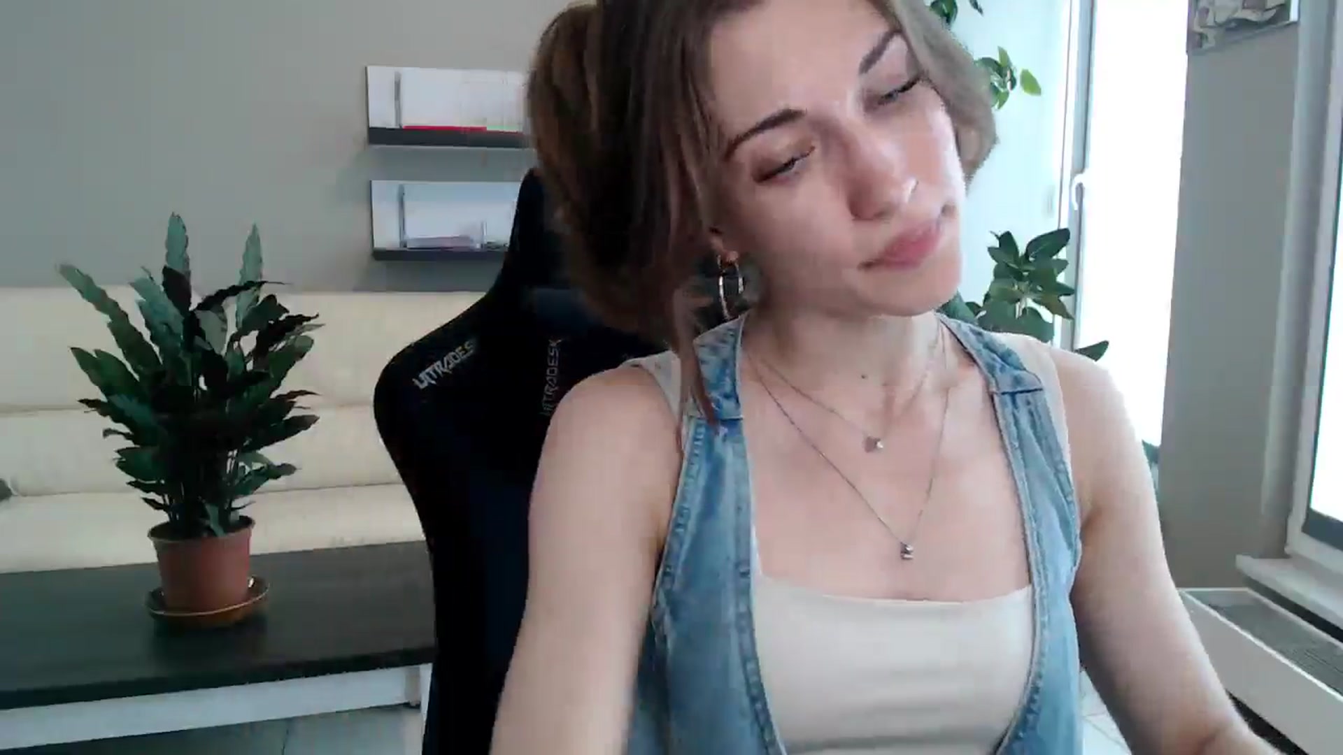 Gallery image thumbnail from GalaxyAnisia's myfreecams stream on, 05/31/2025, 13:31 image 12 of 20