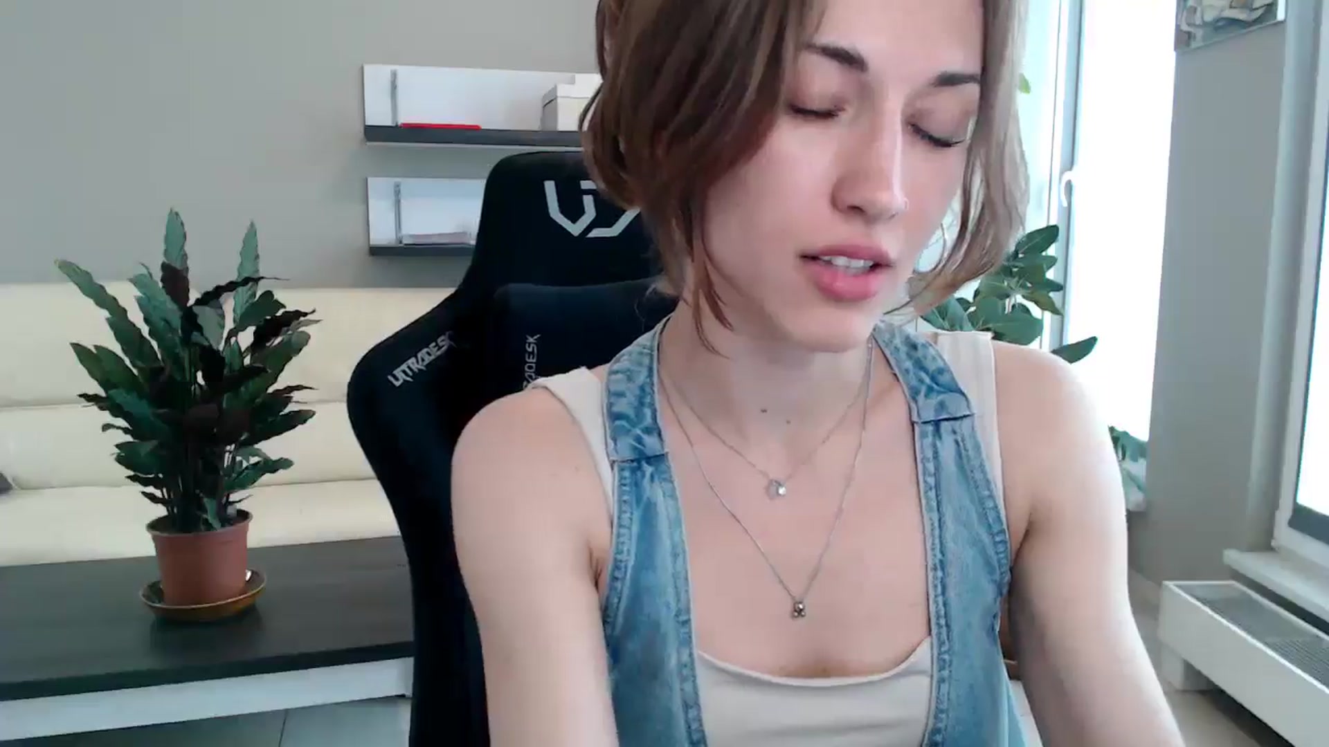 Gallery image thumbnail from GalaxyAnisia's myfreecams stream on, 05/31/2025, 13:31 image 13 of 20
