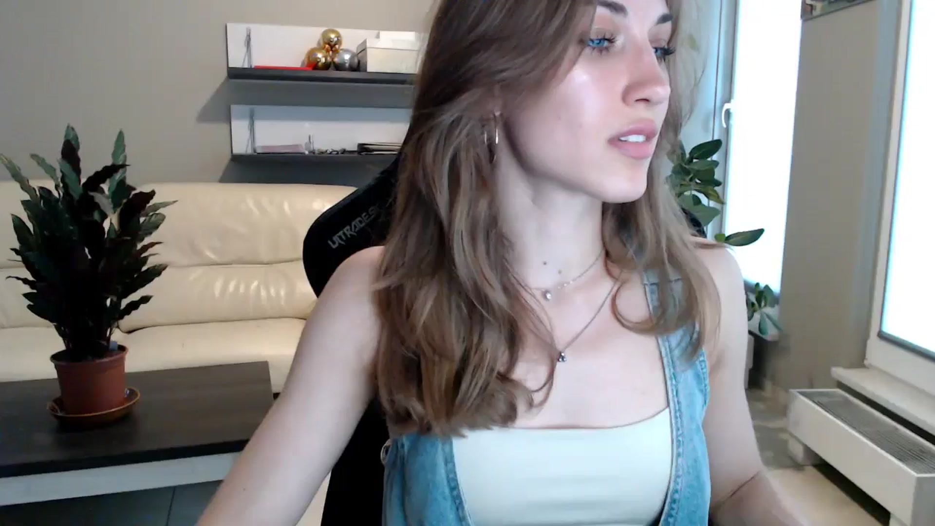 Gallery image thumbnail from GalaxyAnisia's myfreecams stream on, 06/02/2025, 18:07 image 11 of 20