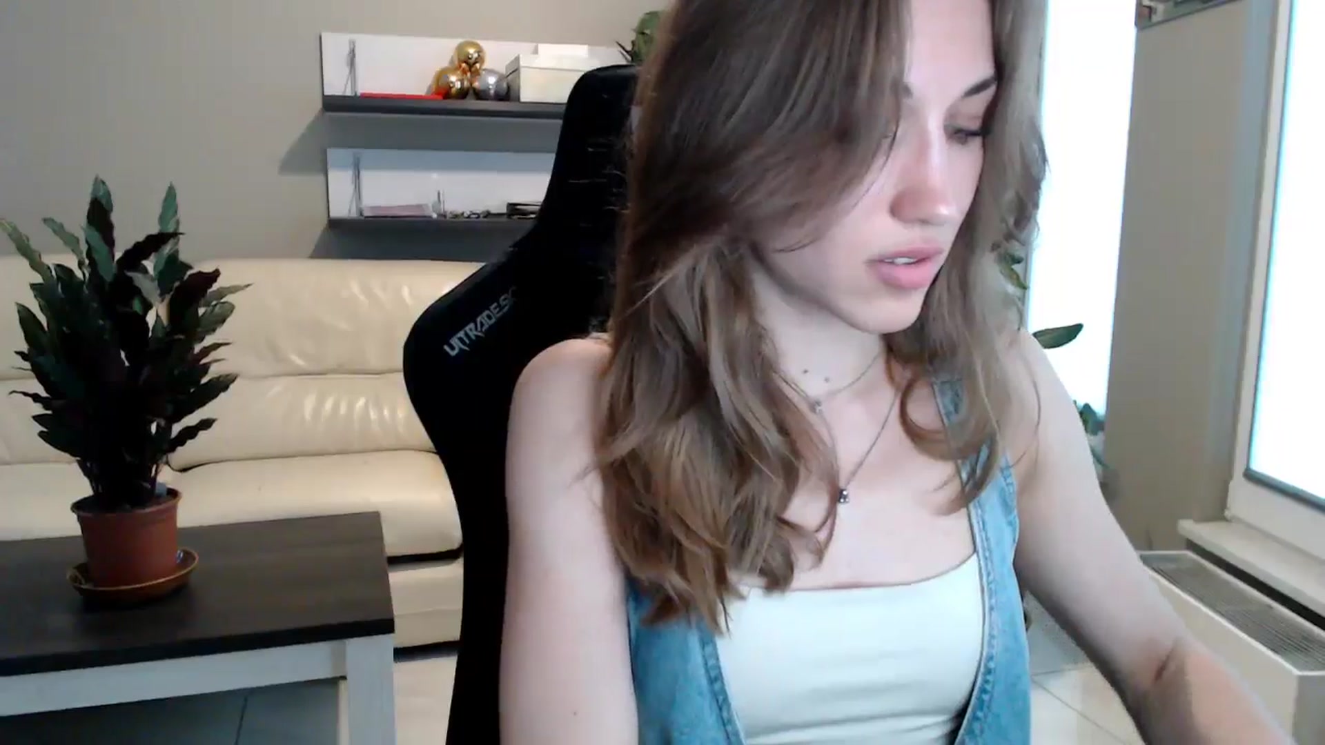 Gallery image thumbnail from GalaxyAnisia's myfreecams stream on, 06/02/2025, 18:07 image 10 of 20