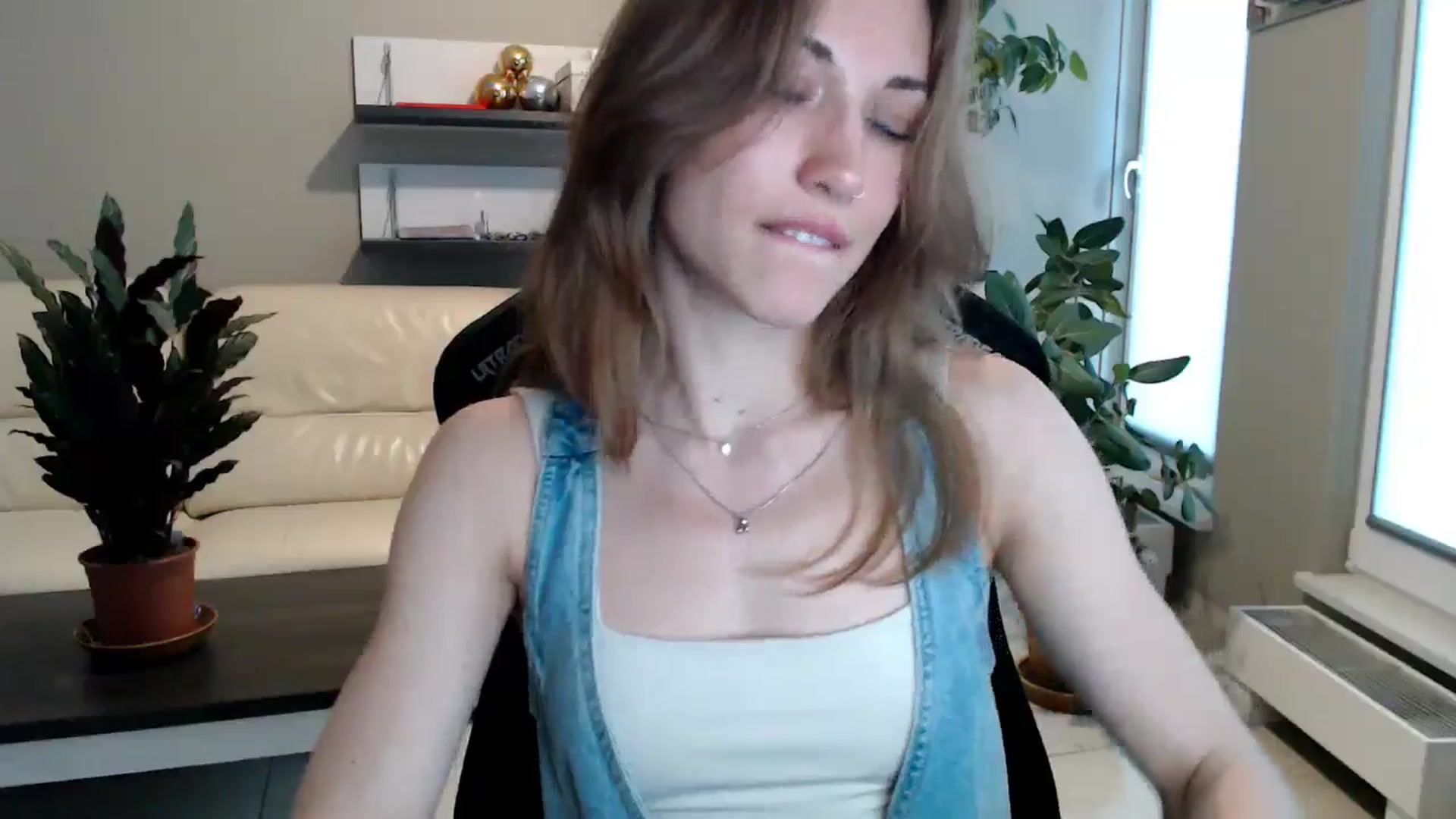 Gallery image thumbnail from GalaxyAnisia's myfreecams stream on, 06/02/2025, 18:07 image 14 of 20